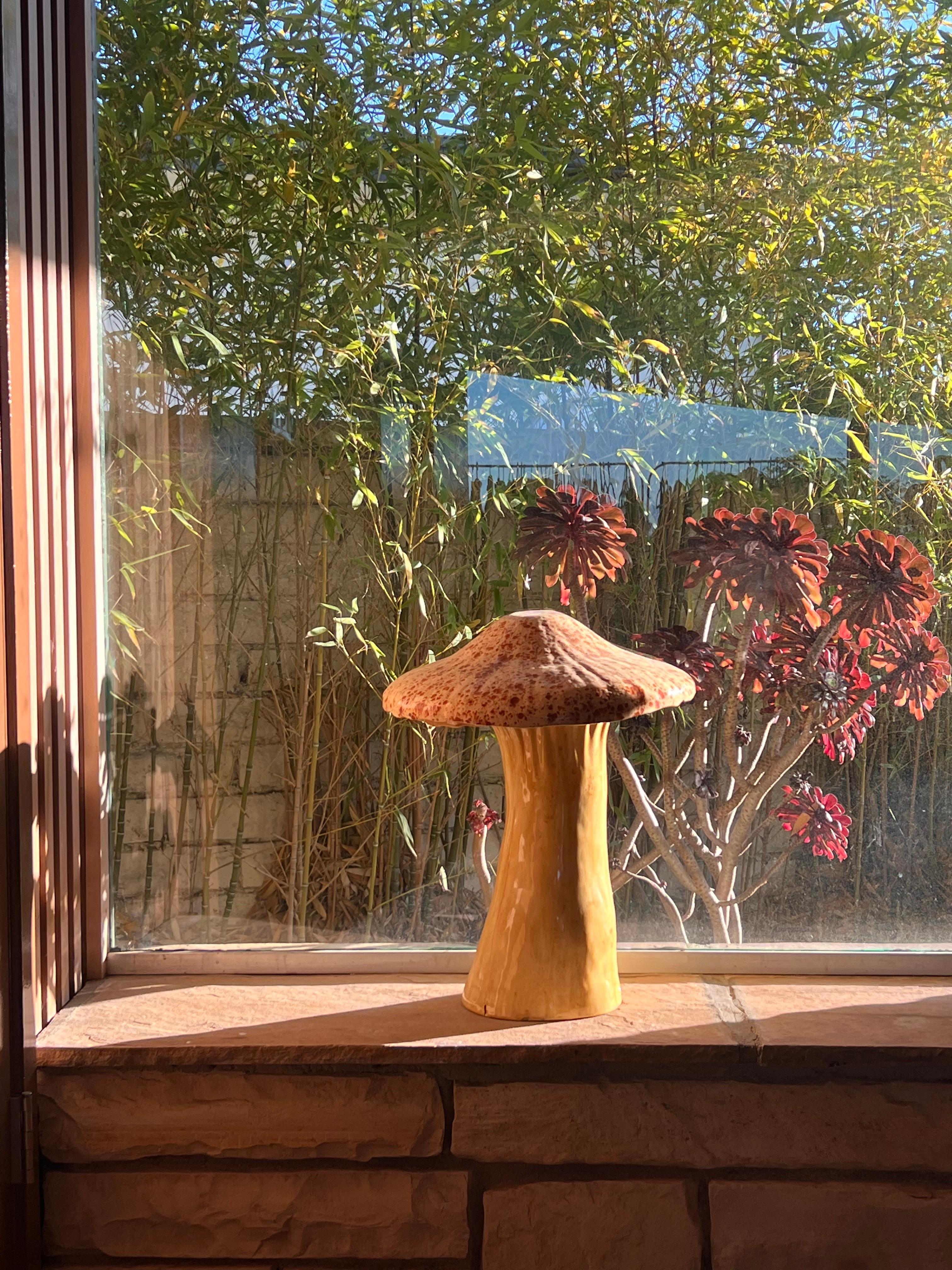 An enormous MCM ceramic mushroom sculpture by Arnels, 1960s 3