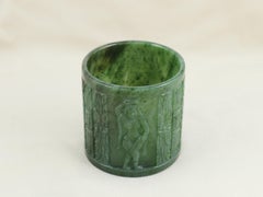 Ein erotisches indisches geschnitztes Nephrit-Jade-Whiskey-Glas, inspiriert von Kamasutra