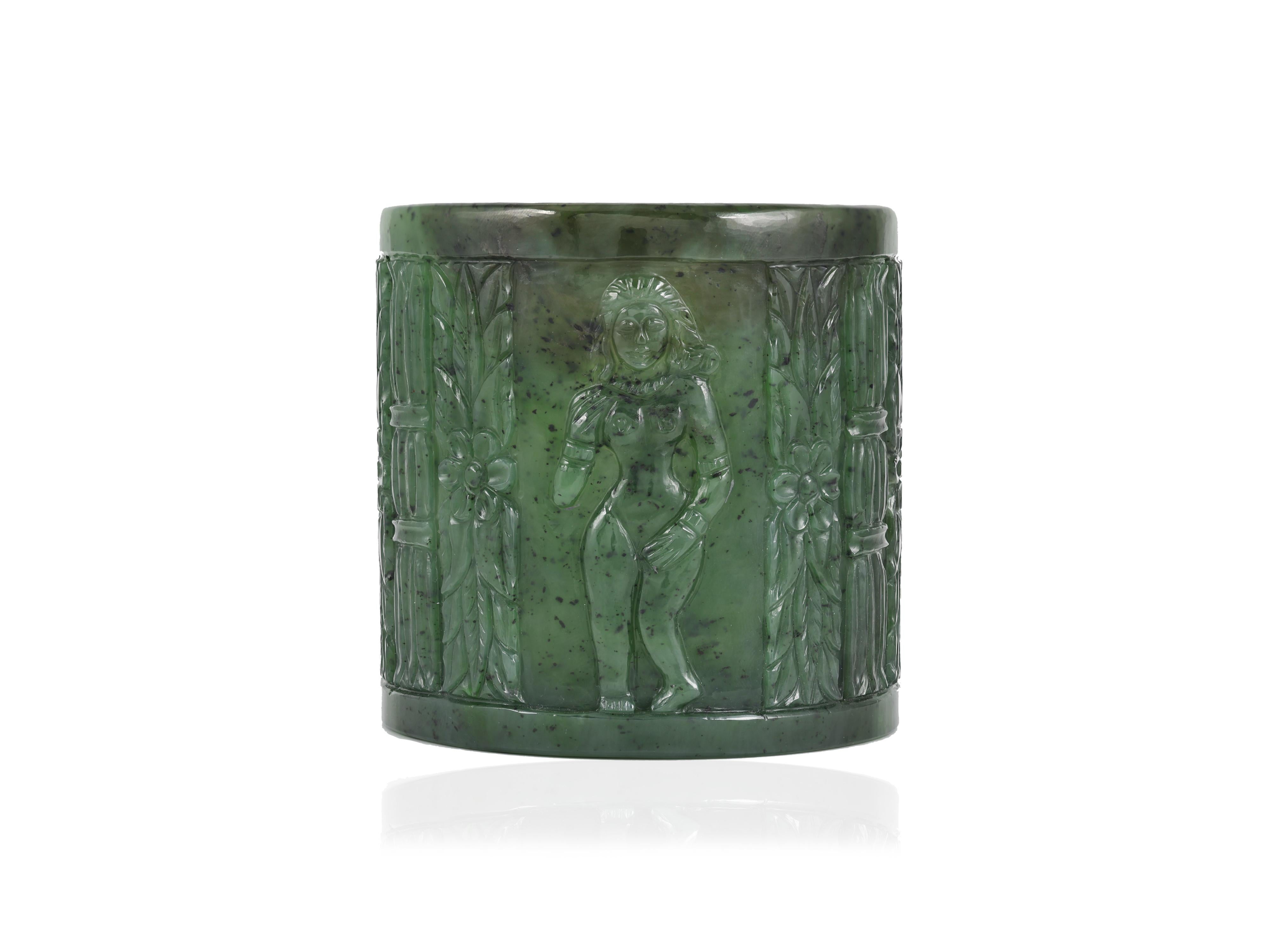 Tumbled An erotica Indian Carved nephrite jade whiskey glass inspired from Kamasutra For Sale