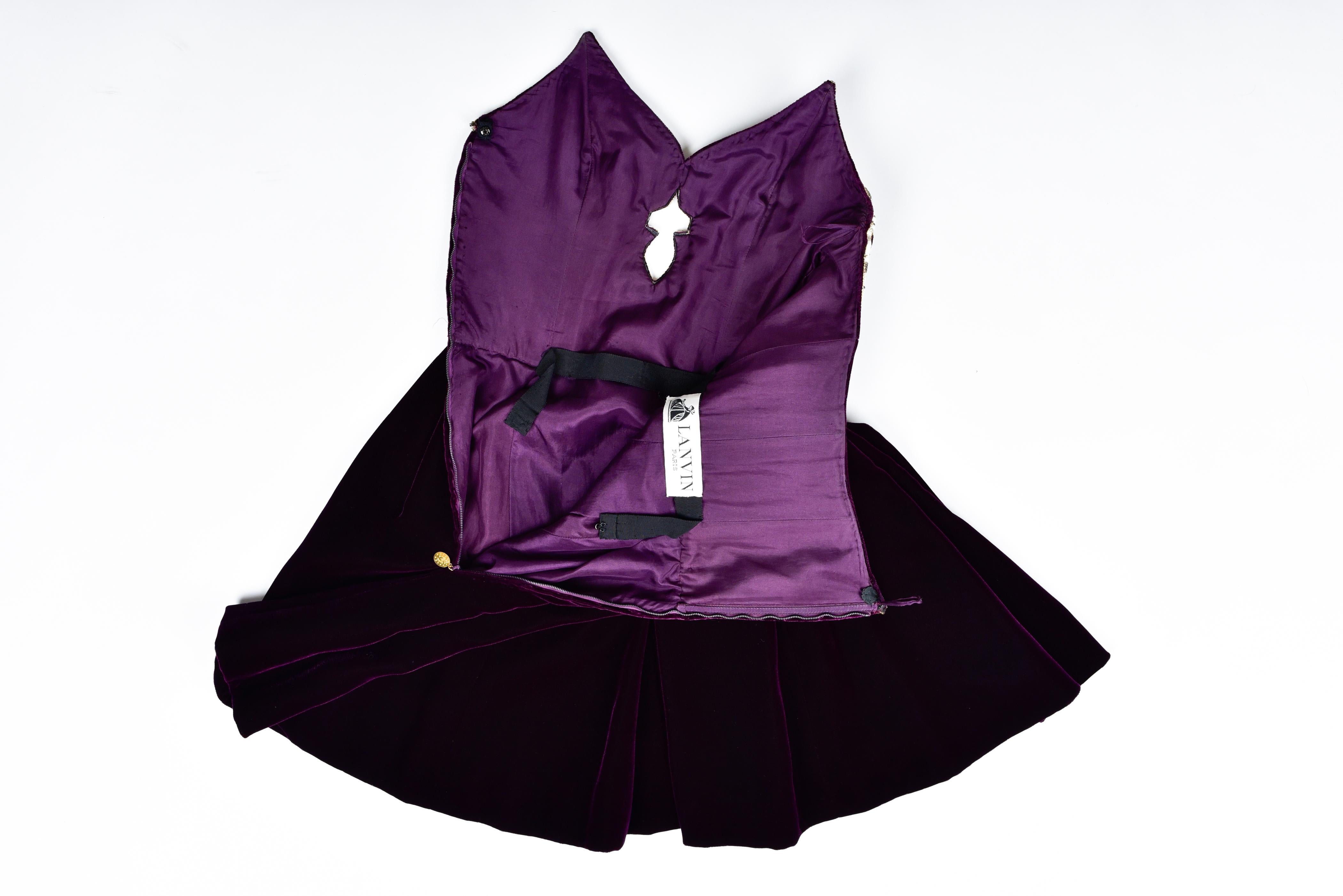 Una noche Lanvin Couture Top y falda de terciopelo bordado Circa 1985 en venta 1