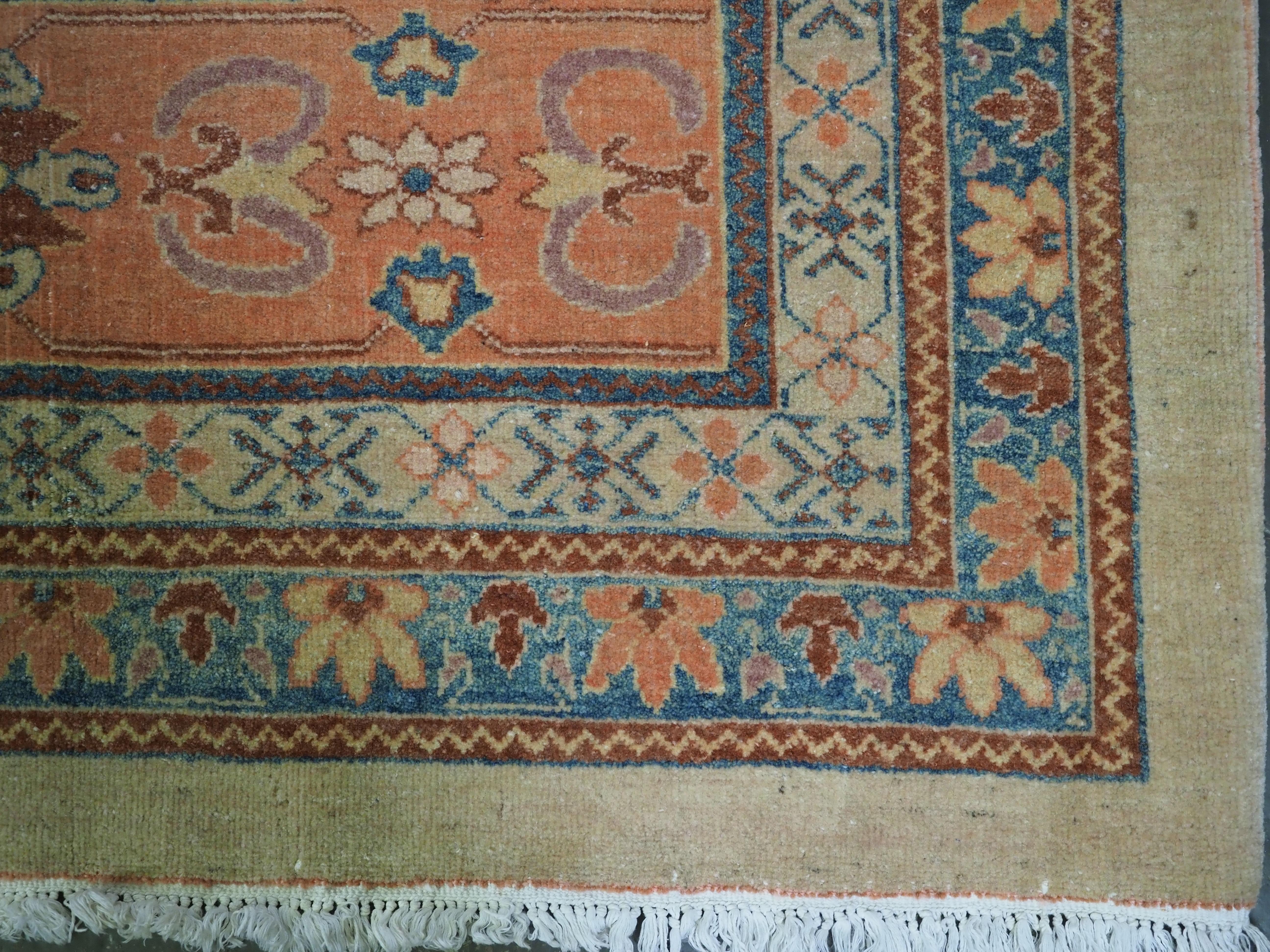 Ein ausgezeichnetes Beispiel für einen Vintage-Teppich im Ziegler-Design in einer weichen Farbpalette im Angebot 9