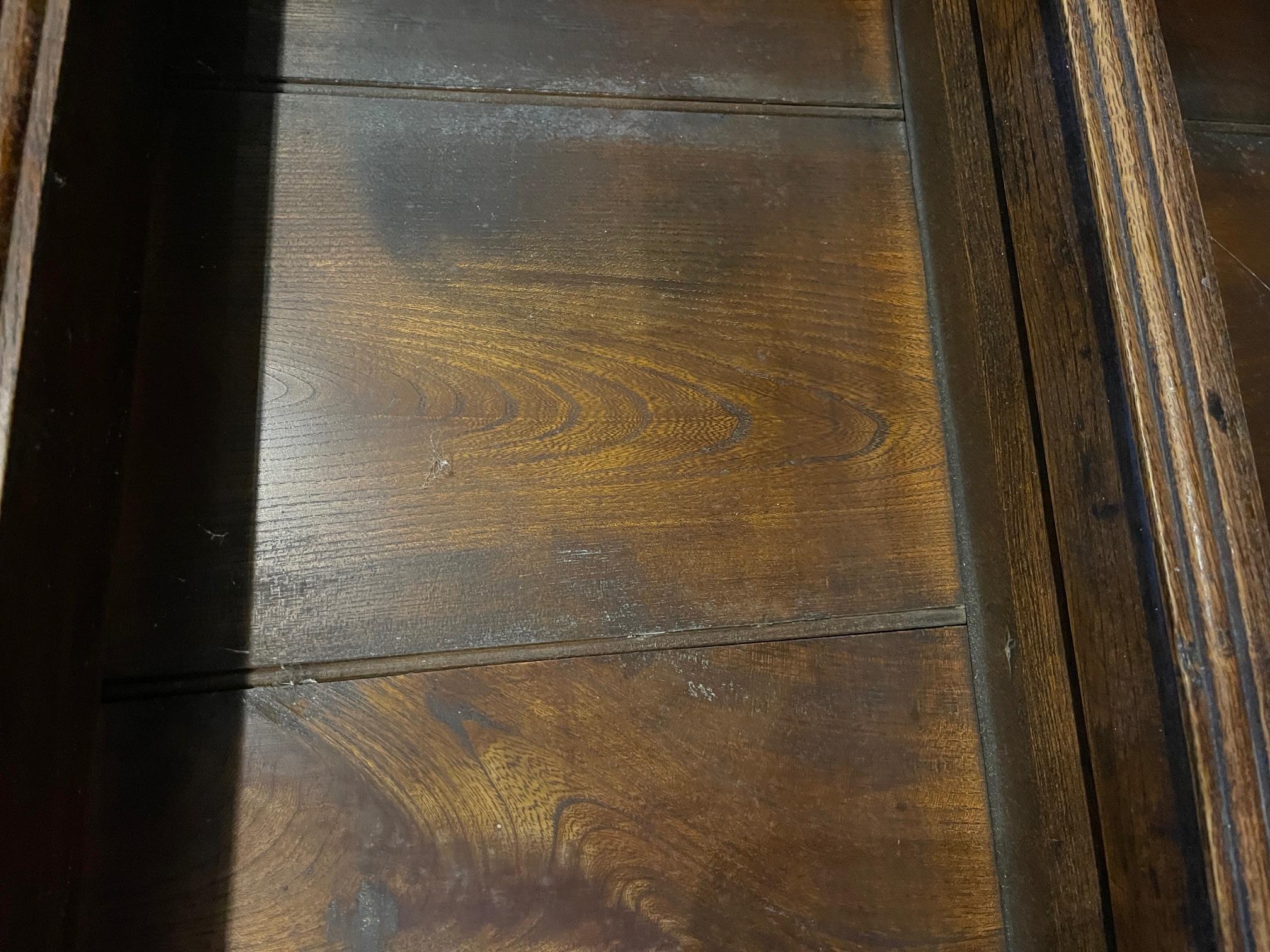 An excellent Welsh oak dresser c1760 in original condition For Sale 2
