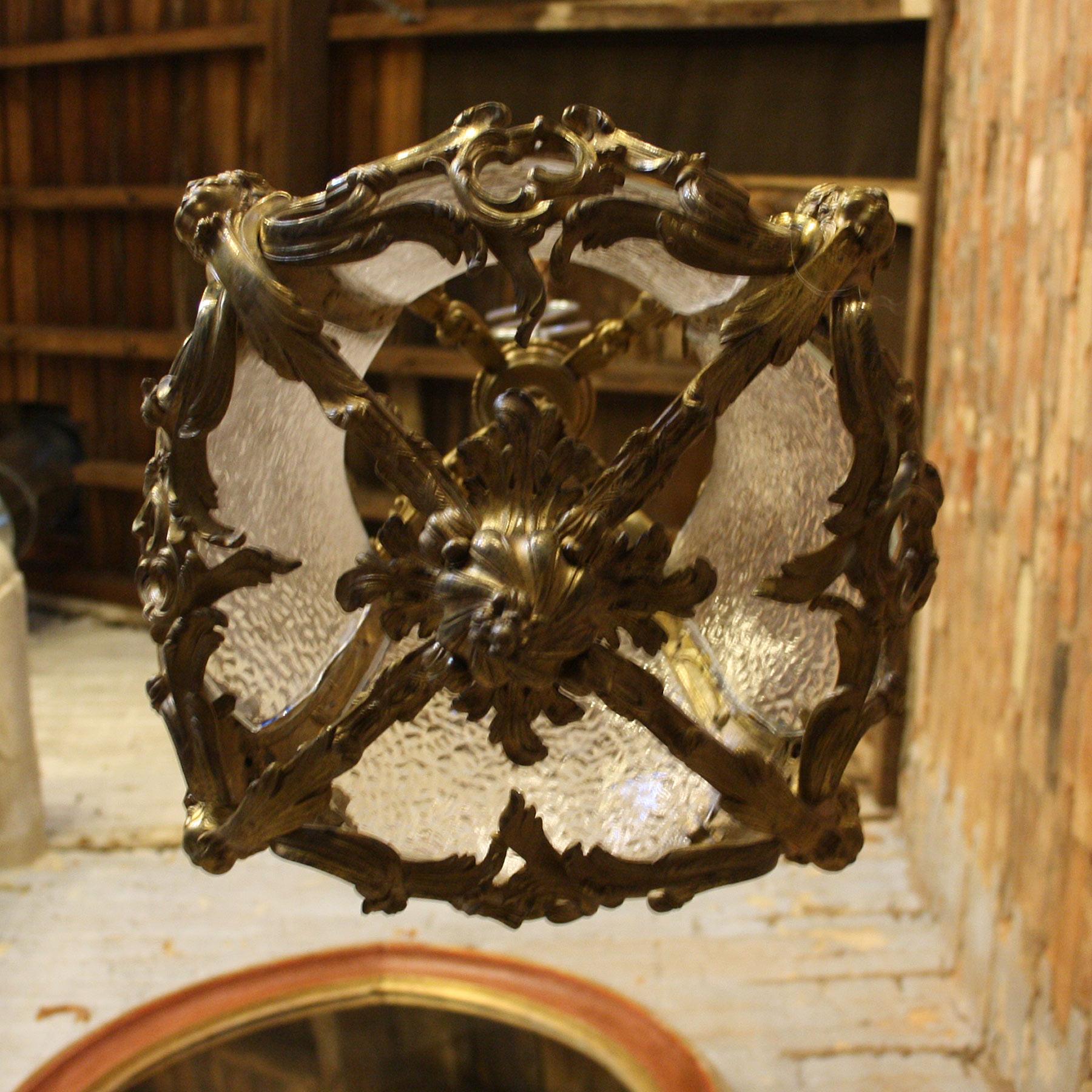 Exceptional 19th Century Antique Lantern with Cherub Heads In Good Condition For Sale In Bagshot, GB