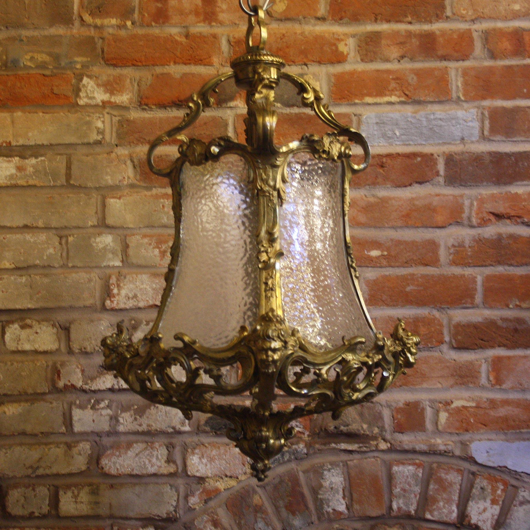 Exceptional 19th Century Antique Lantern with Cherub Heads For Sale 3