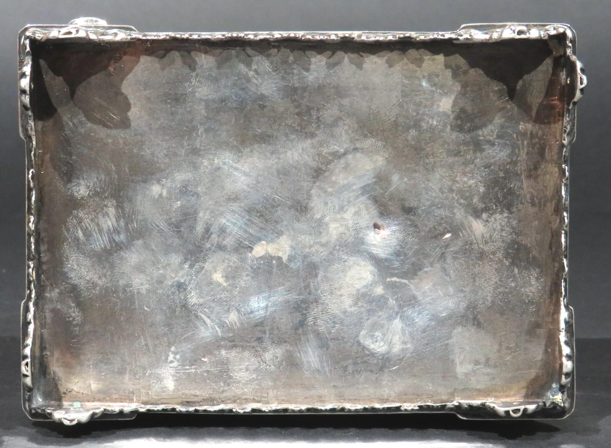 Exceptionnel coffret à sucre en argent de Vienne de style Revive du 19e siècle en vente 12