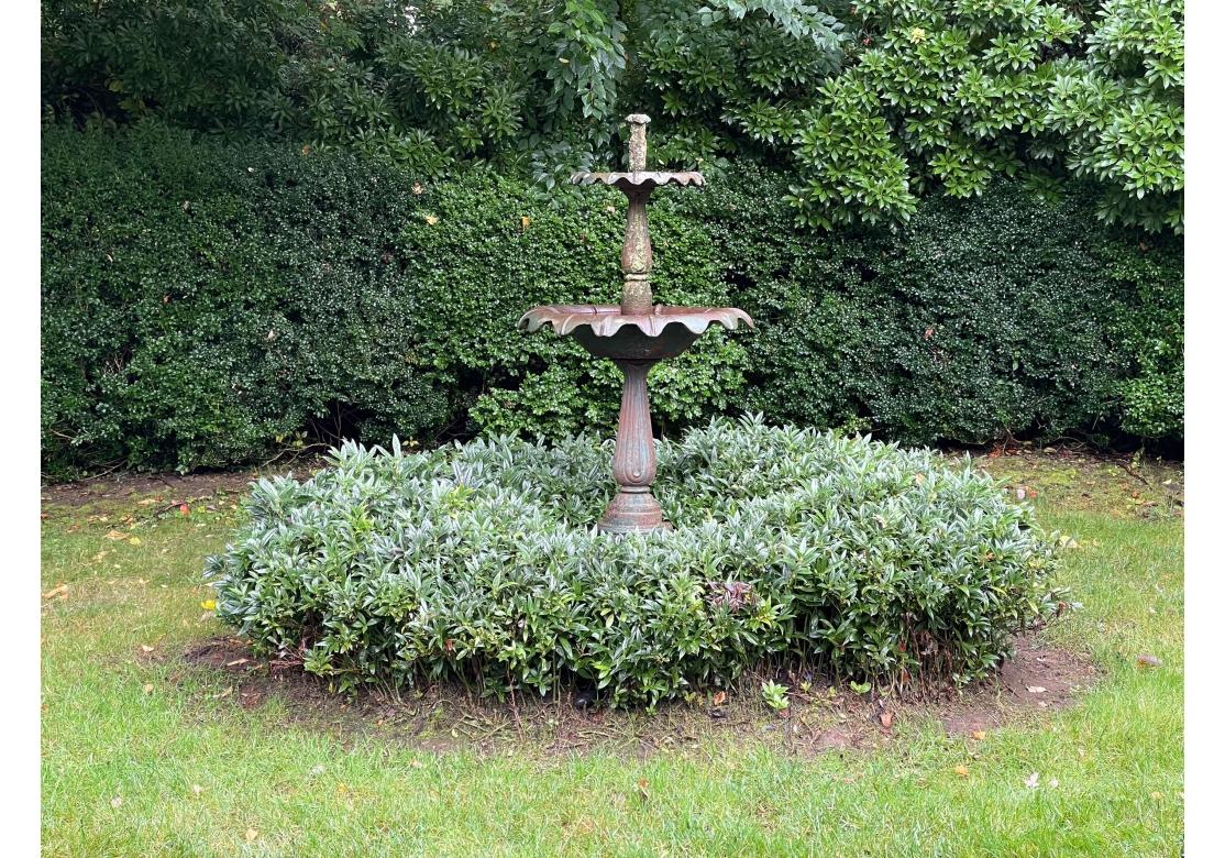 Außergewöhnlicher antiker Gartenbrunnen aus Gusseisen im Angebot 6
