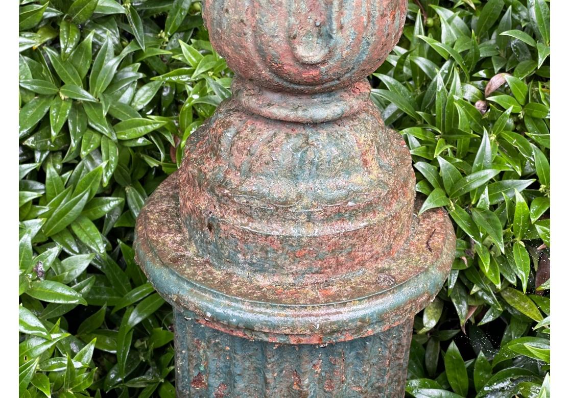 Außergewöhnlicher antiker Gartenbrunnen aus Gusseisen im Angebot 2