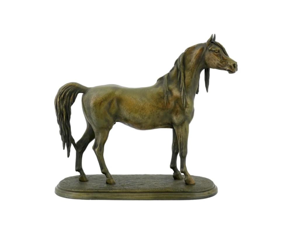 Eccezionale scultura in bronzo di stallone di cavallo arabo, attribuita a Christophe Fratin, Cheval Arabe
Scultura francese in bronzo patinato di un cavallo stallone arabo attribuita a Christophe Fratin. Circa metà del XIX secolo. 

Dimensioni: 14