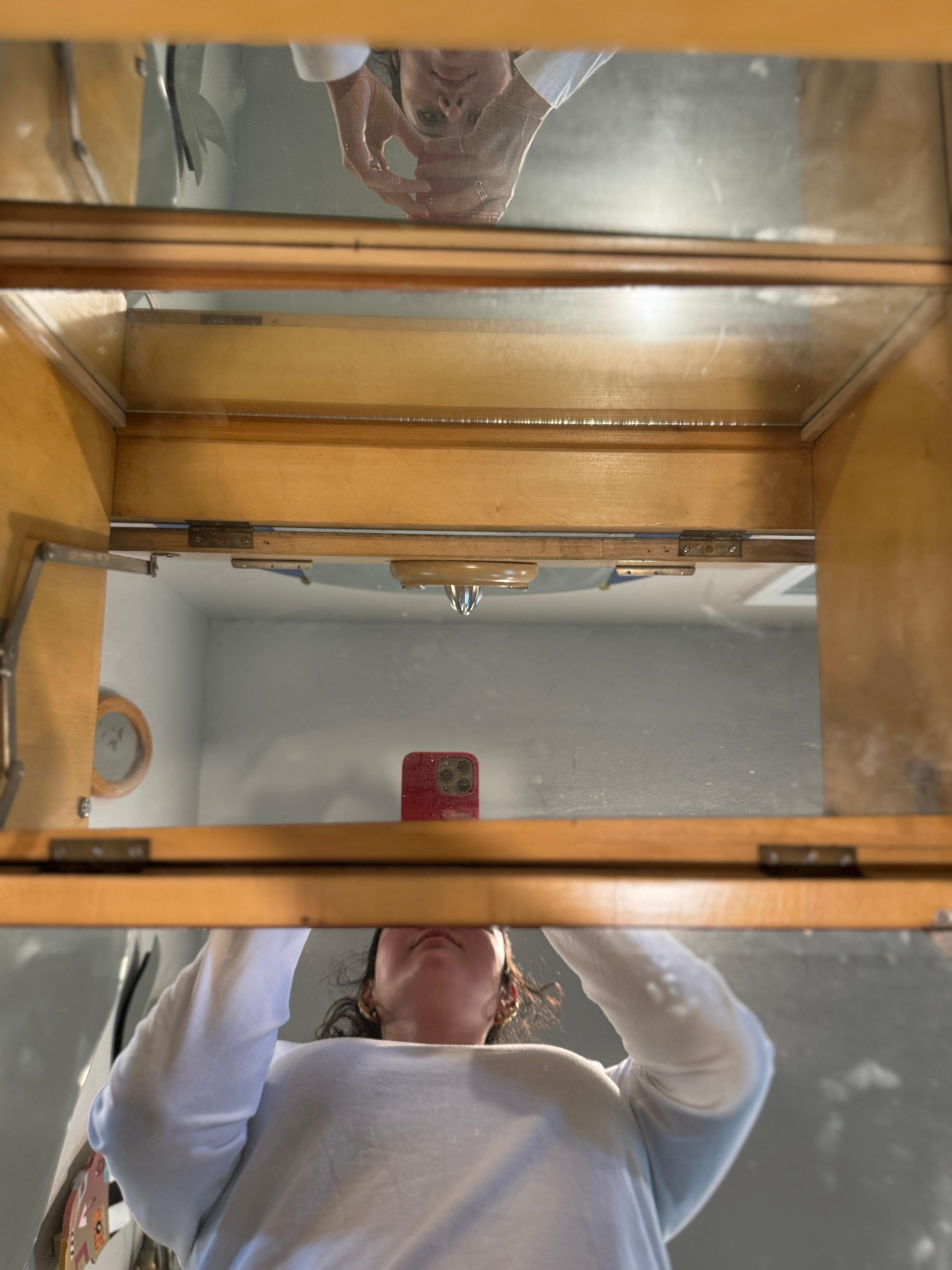 An exceptional Art Deco bar cabinet with mirror, circa 1930s 5