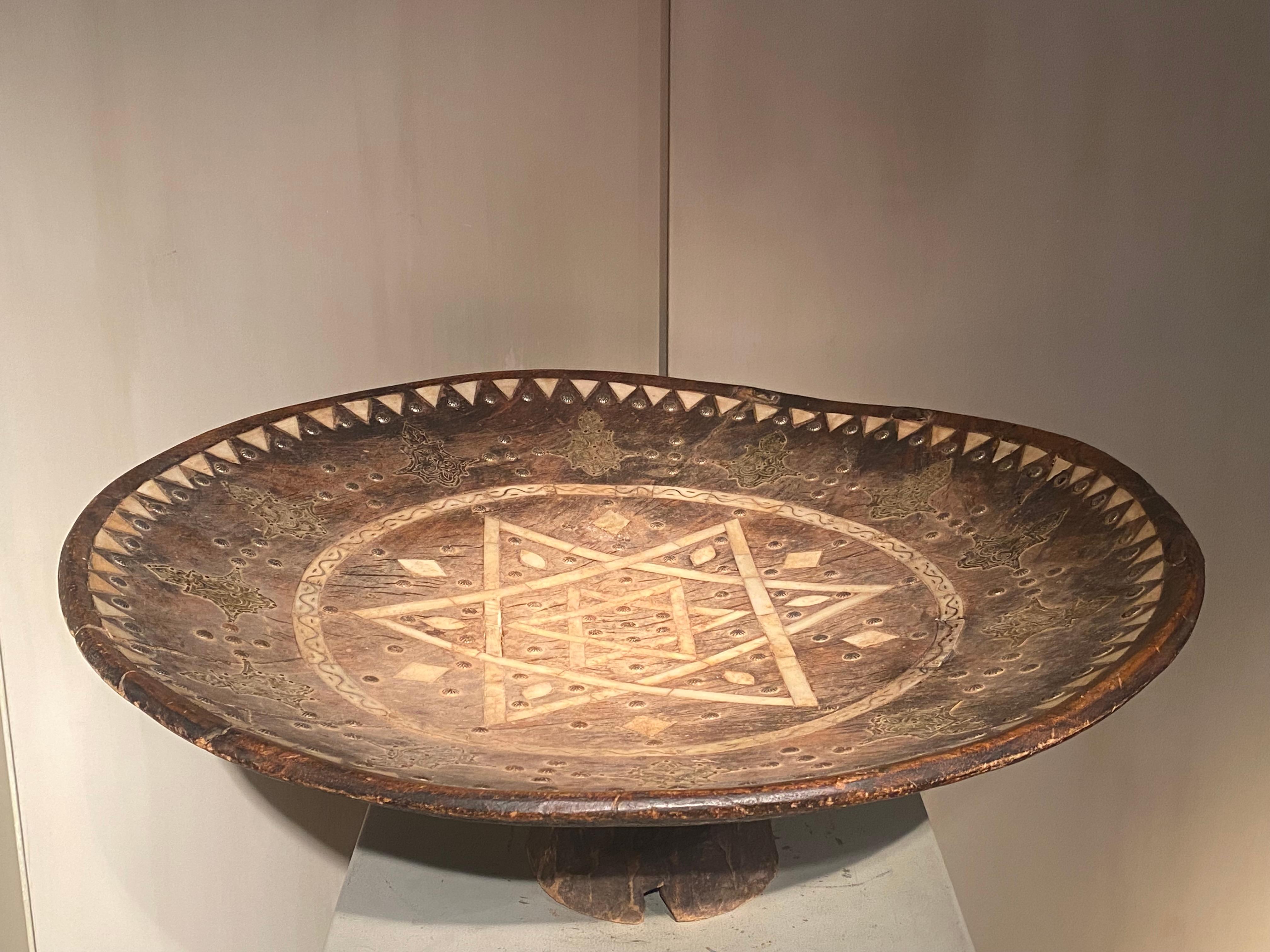 An exceptional Berber Wooden Plate For Sale 3
