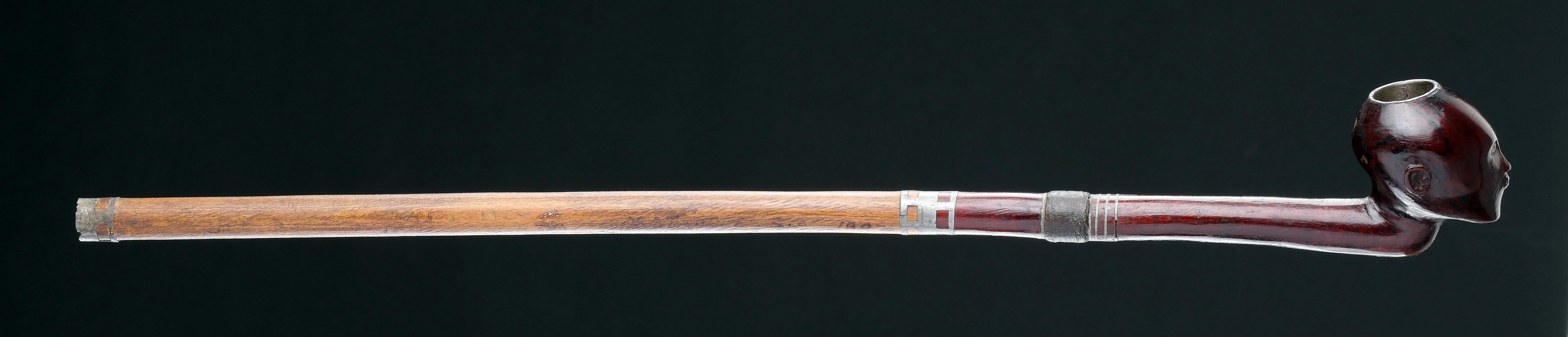 Sud-africain Exceptionnelle pipe nguni du Cap-Oriental (bol et tuyau) en vente