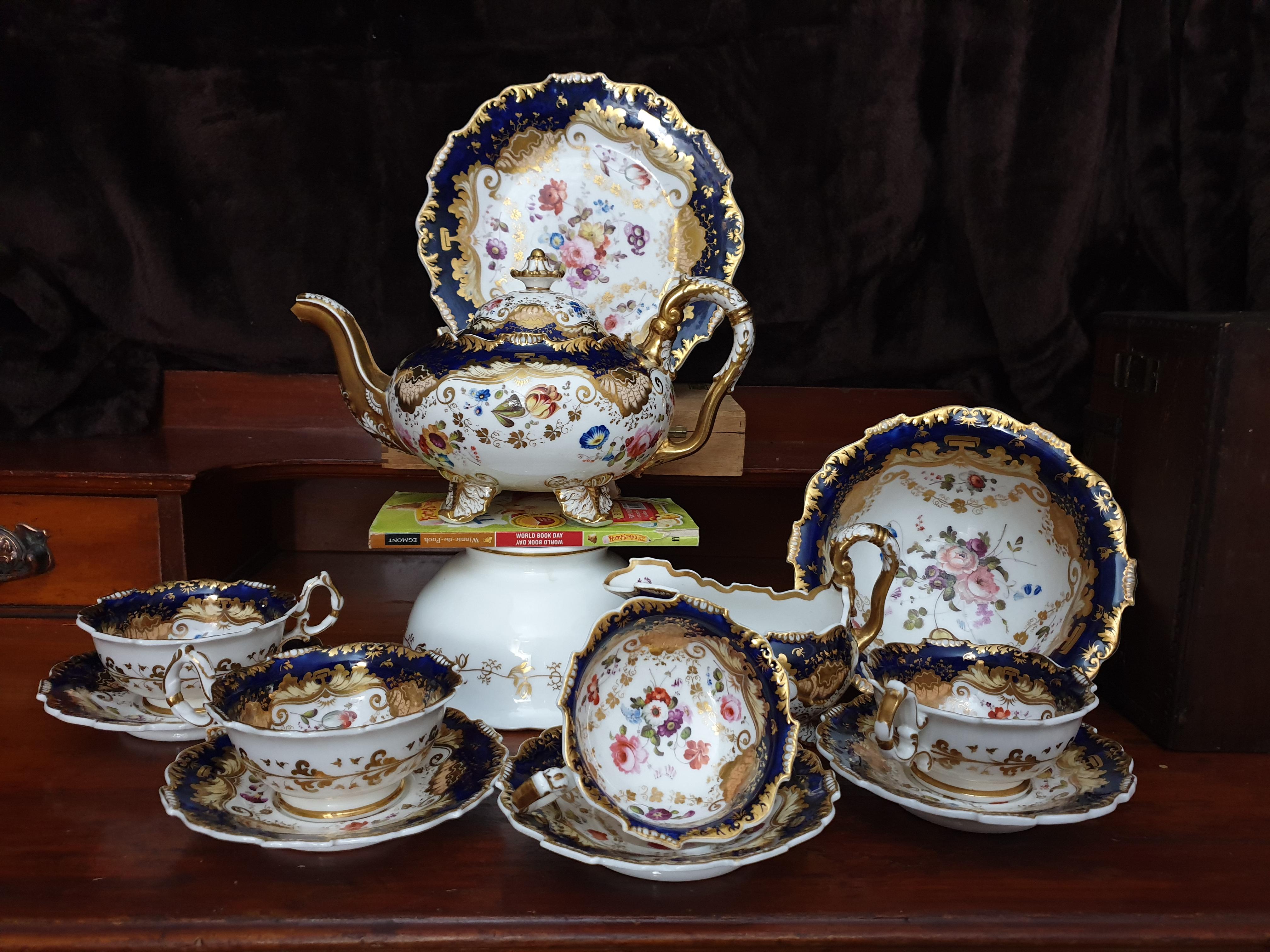 English H & R Daniel Tea Set for 4 Shrewsbury pattern Cobalt Blue 19th Century For Sale 2