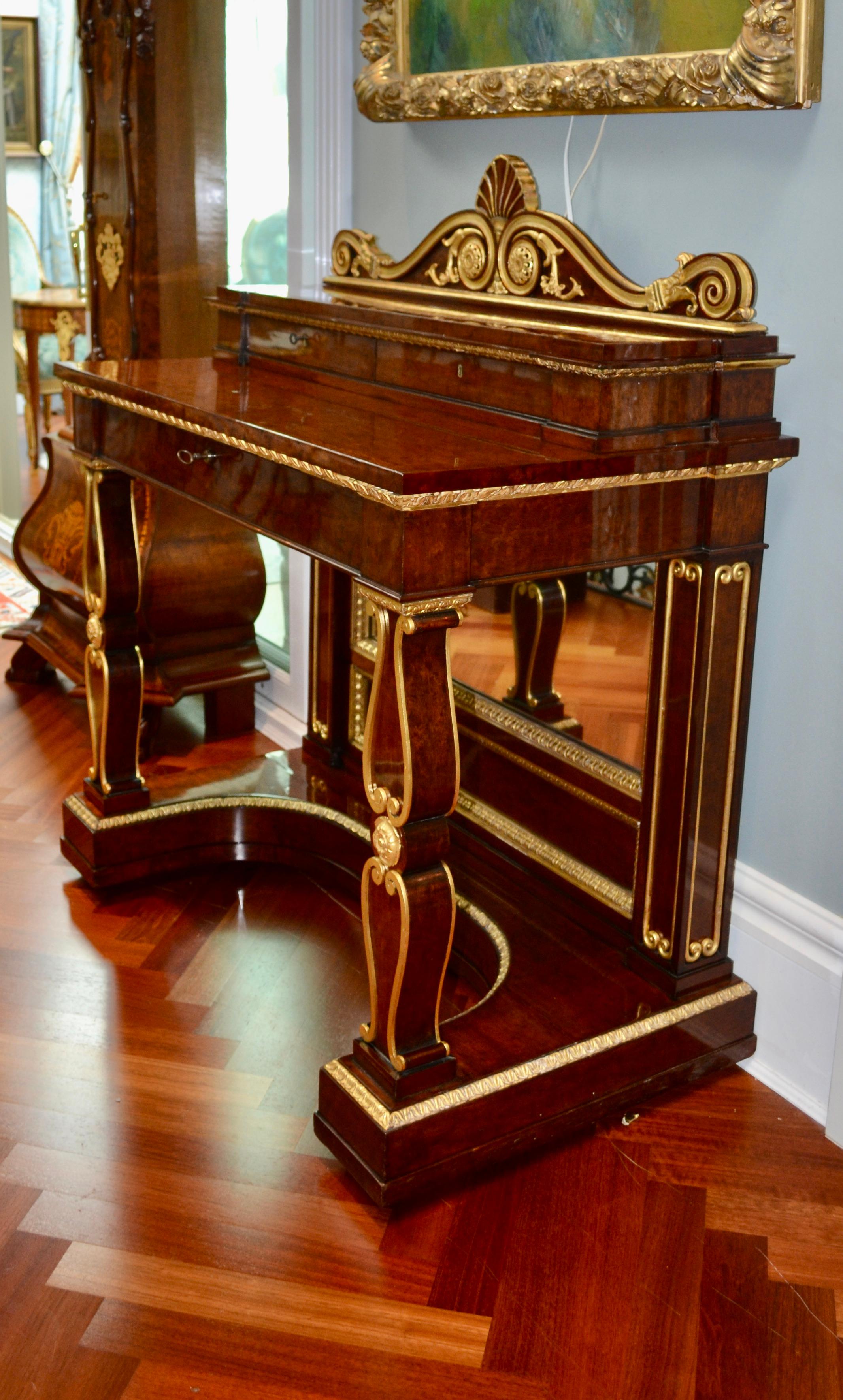  An Exceptional English Regency Dressing Table with a Royal Family Provenance 6