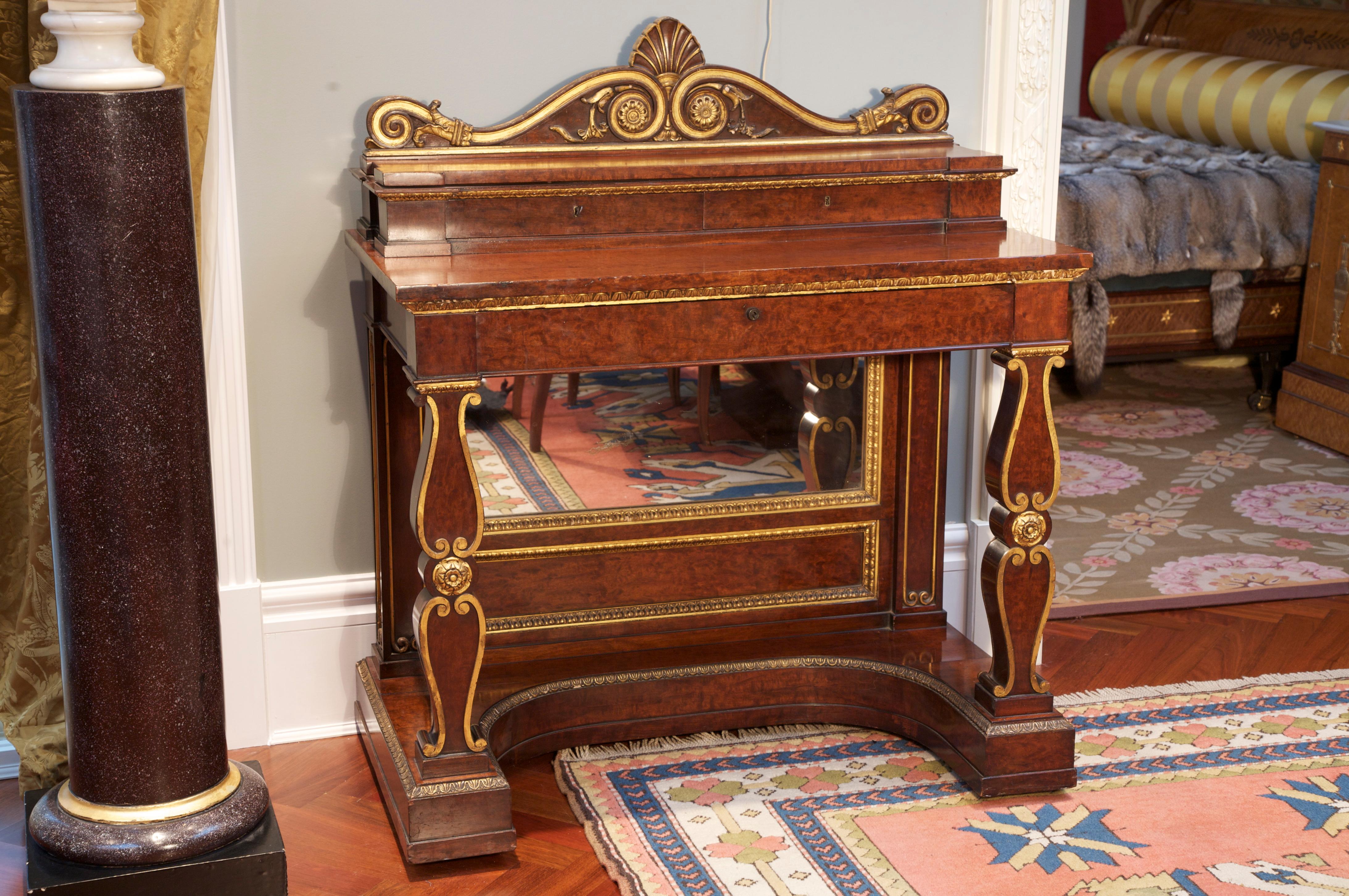  An Exceptional English Regency Dressing Table with a Royal Family Provenance 8