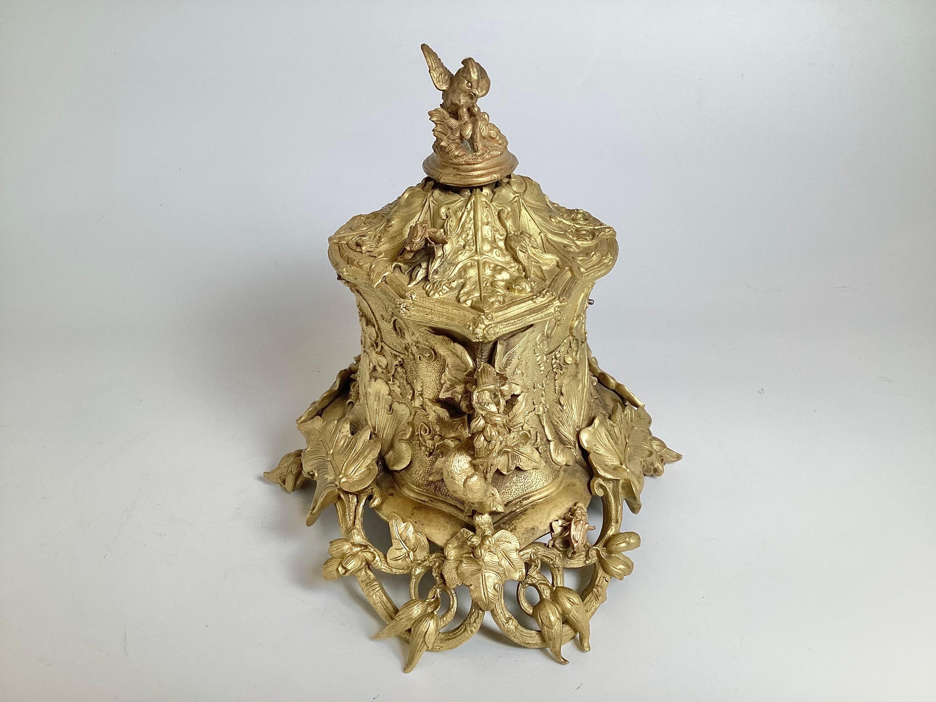 An Exceptional Gilt Bronze French 19th Century Jewelry Casket In Good Condition For Sale In Lambertville, NJ