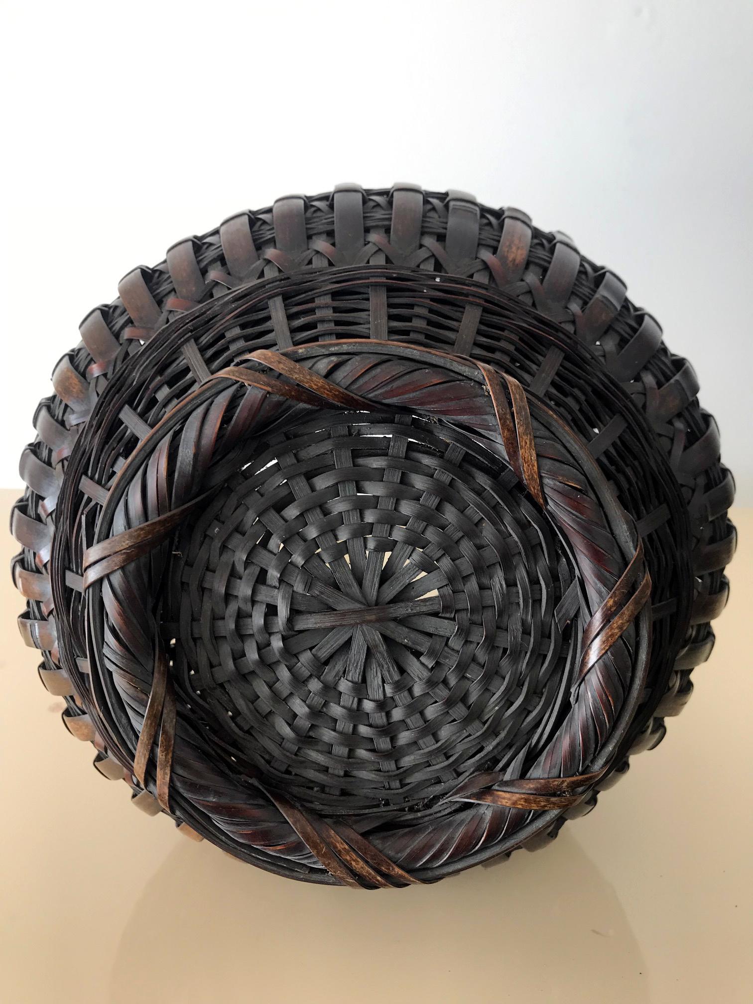 Exceptional Japanese Bamboo Basket Ikebana from Meiji Period For Sale 5