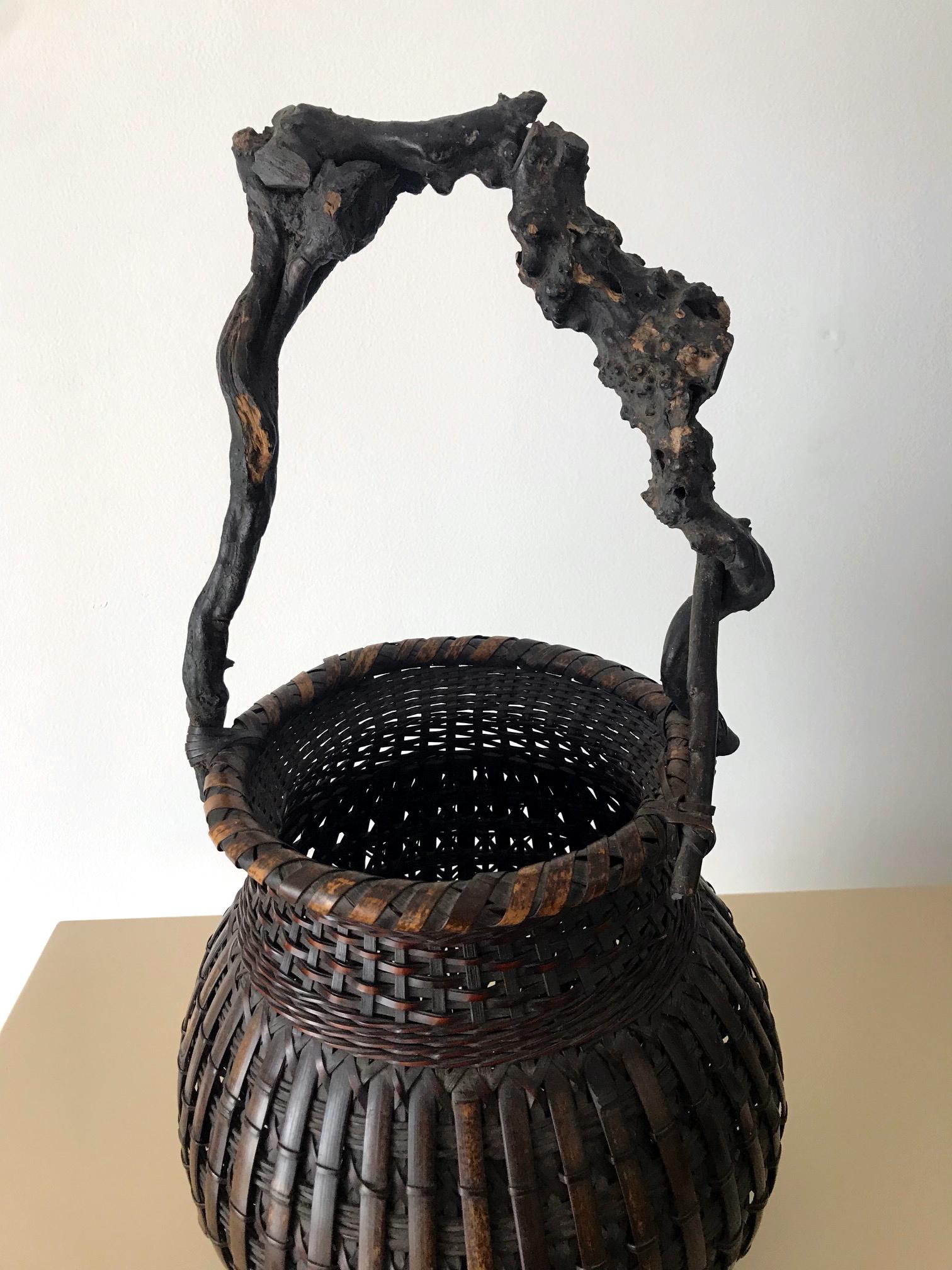 Exceptional Japanese Bamboo Basket Ikebana from Meiji Period For Sale 2