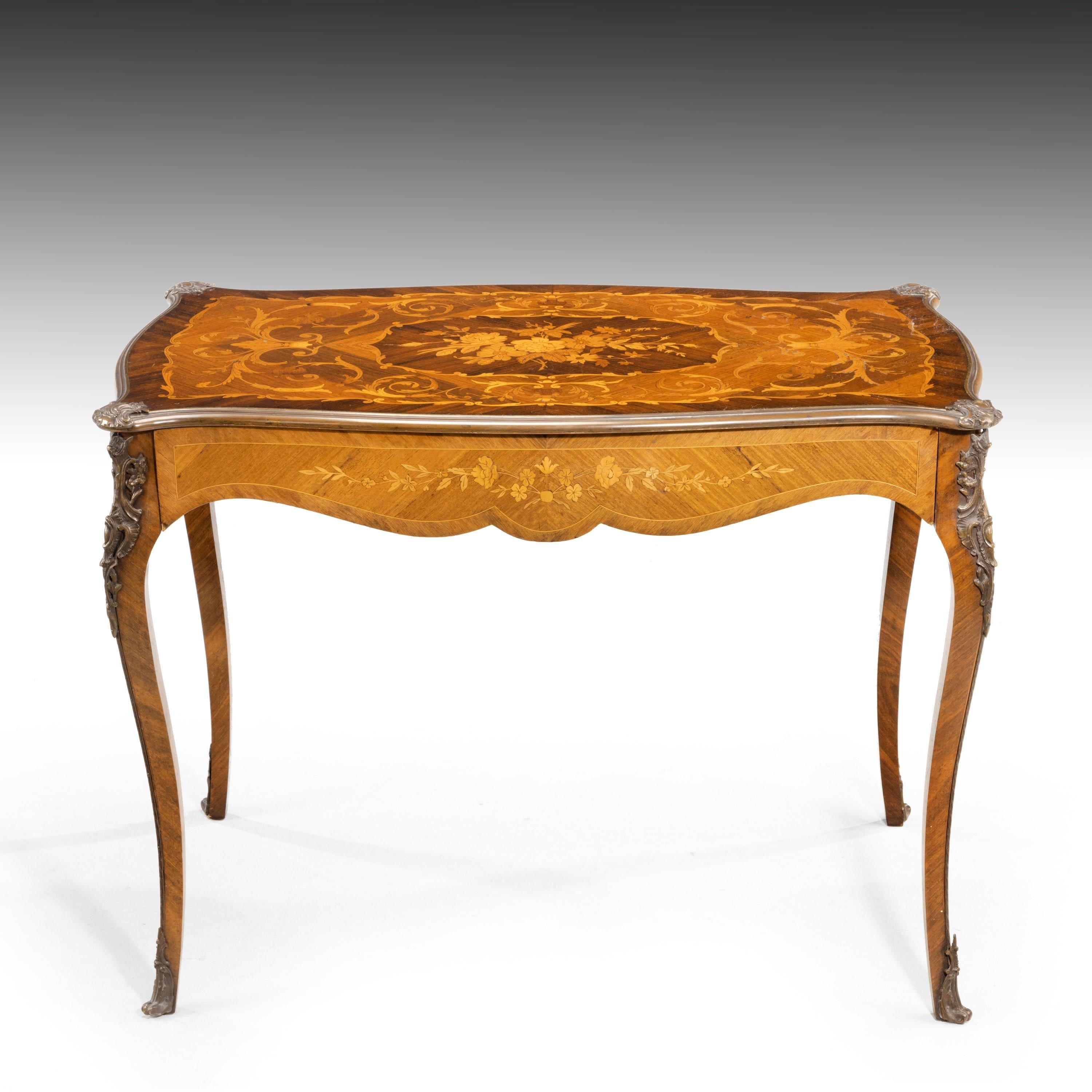 English Exceptional Kingwood, Rosewood and Exotically Timbered Centre Table