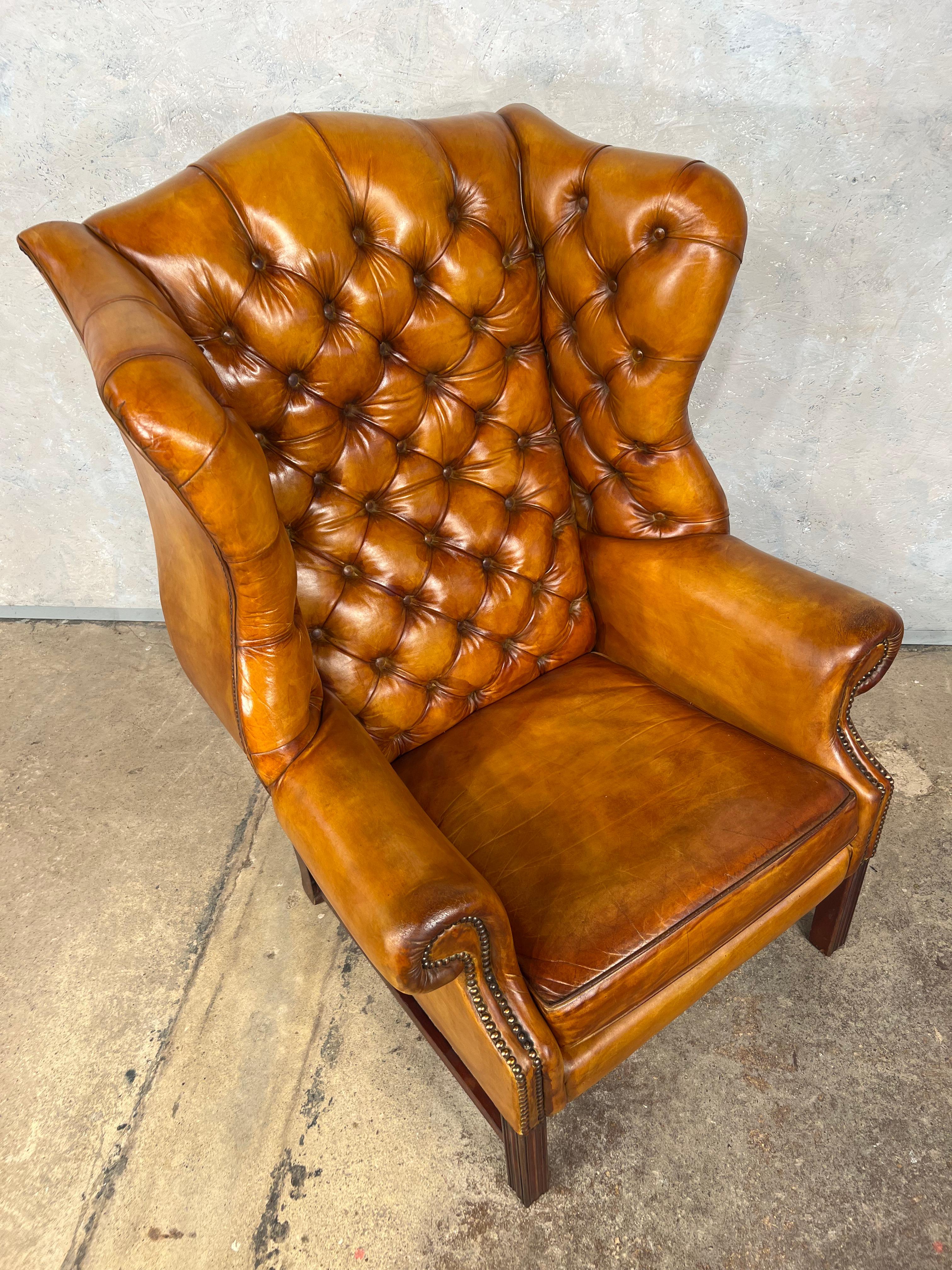 Exceptional Mid C Wide Back Leather Wing Back Chair Chesterfield Light Tan #500 In Good Condition In Lewes, GB