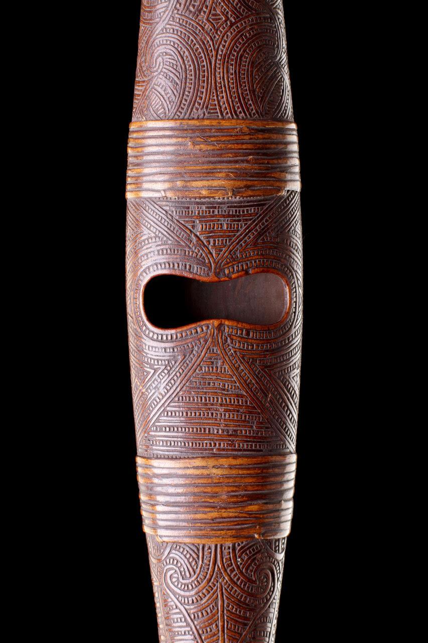 An Exceptional New Zealand Māori Bugle-Flute ‘Pu Turino’ For Sale 2