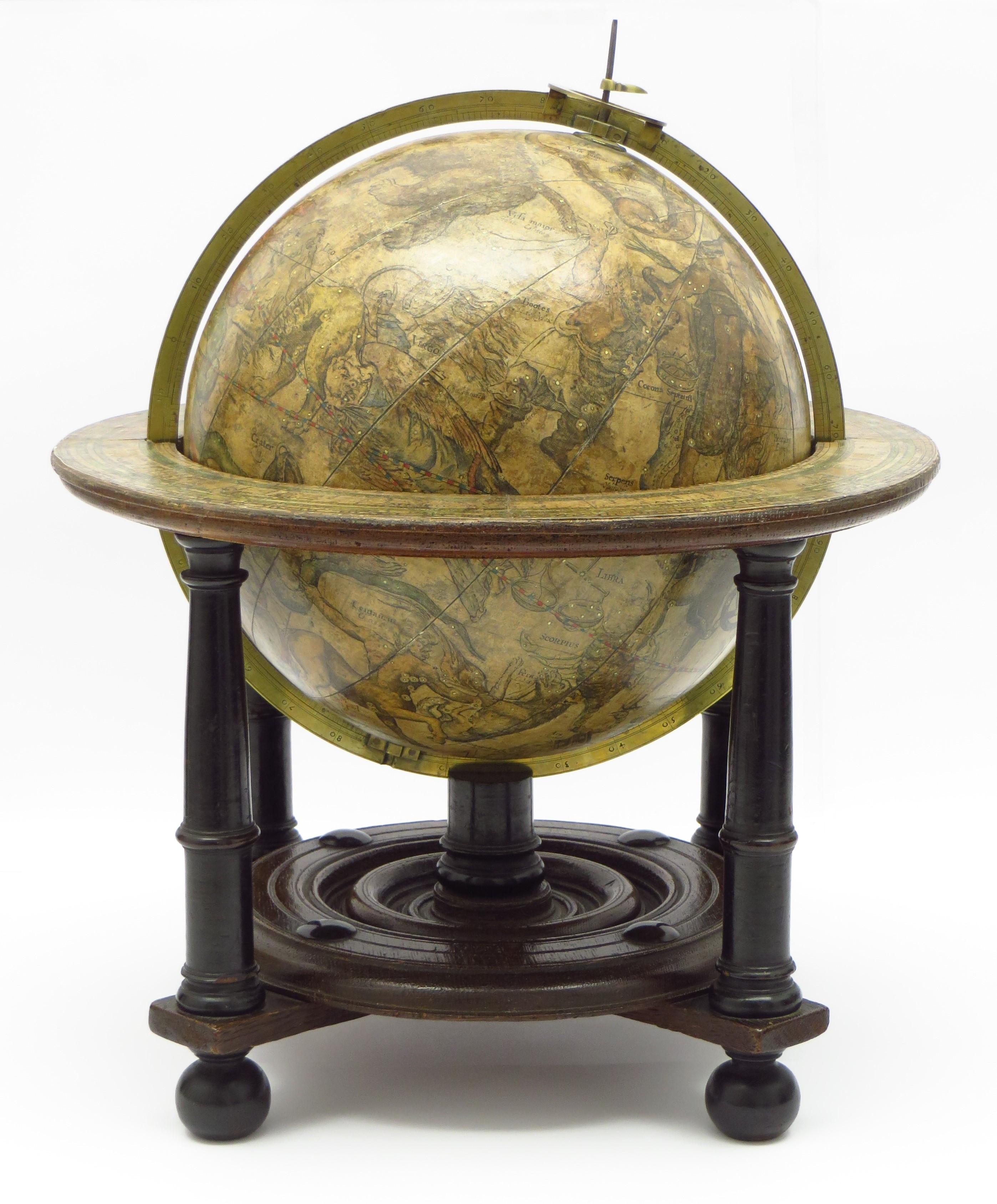         Une paire exceptionnelle de globes de table BLAEU en vente 2