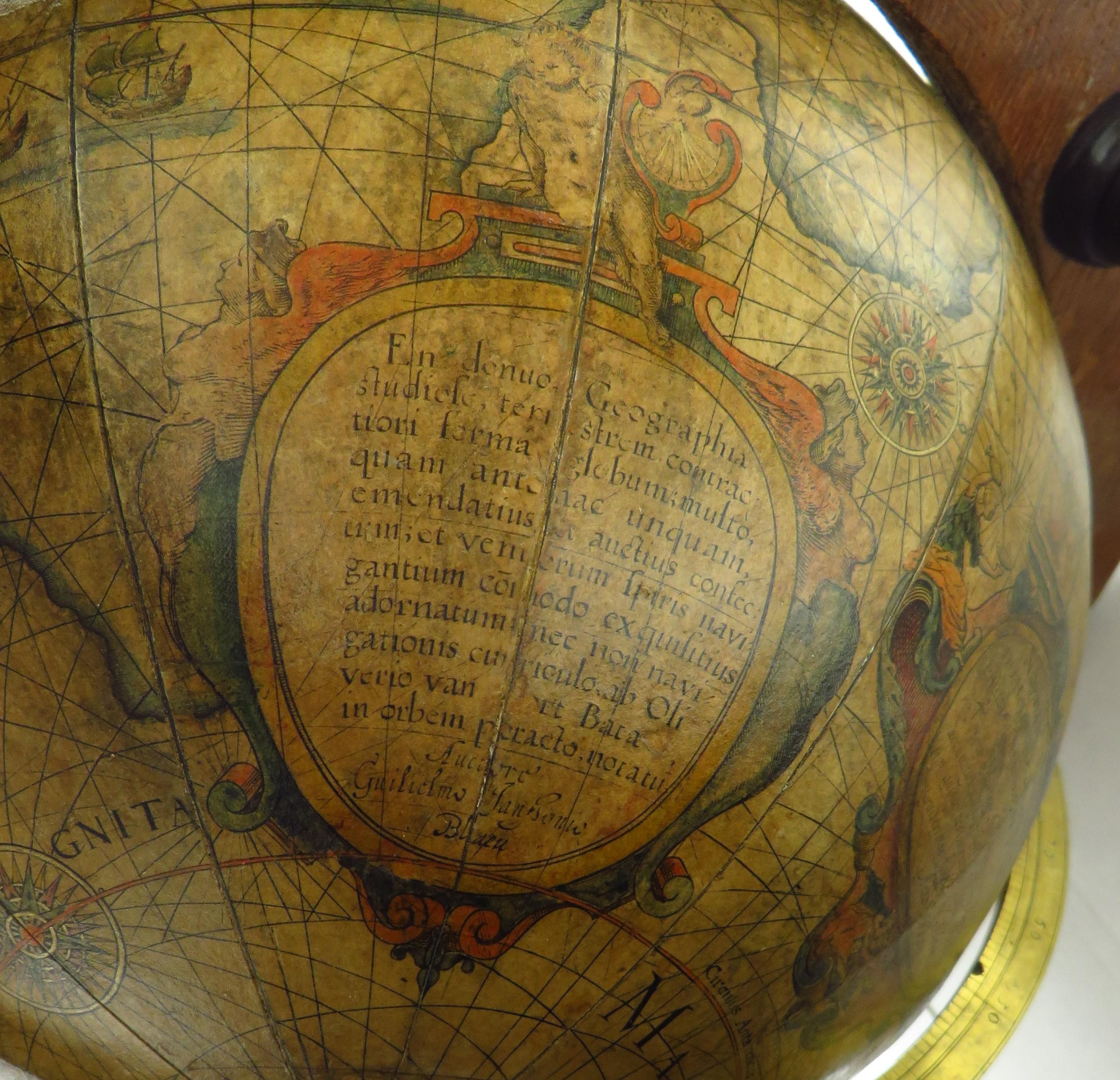         An exceptional pair of BLAEU table globes In Good Condition For Sale In ZWIJNDRECHT, NL