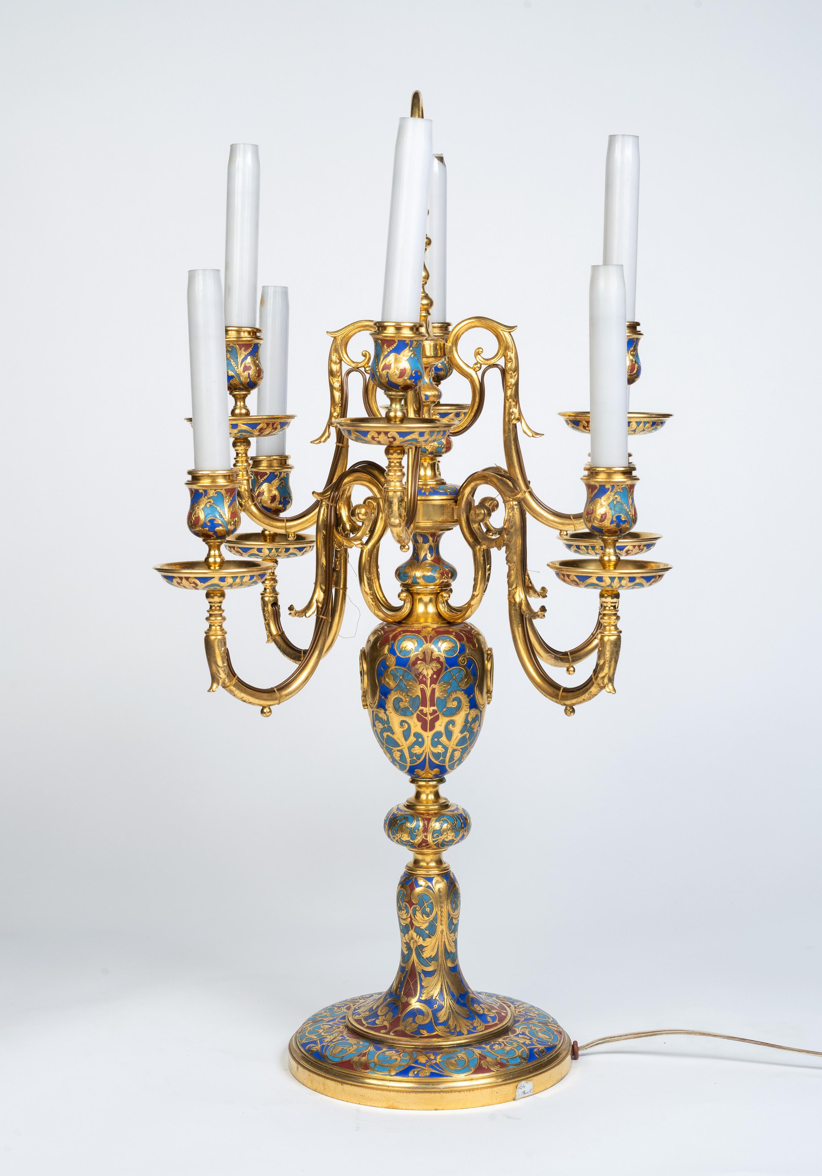 Napoléon III Une paire exceptionnelle de candélabres en émail champlevé et bronze doré de Sevin & Barbedienne en vente