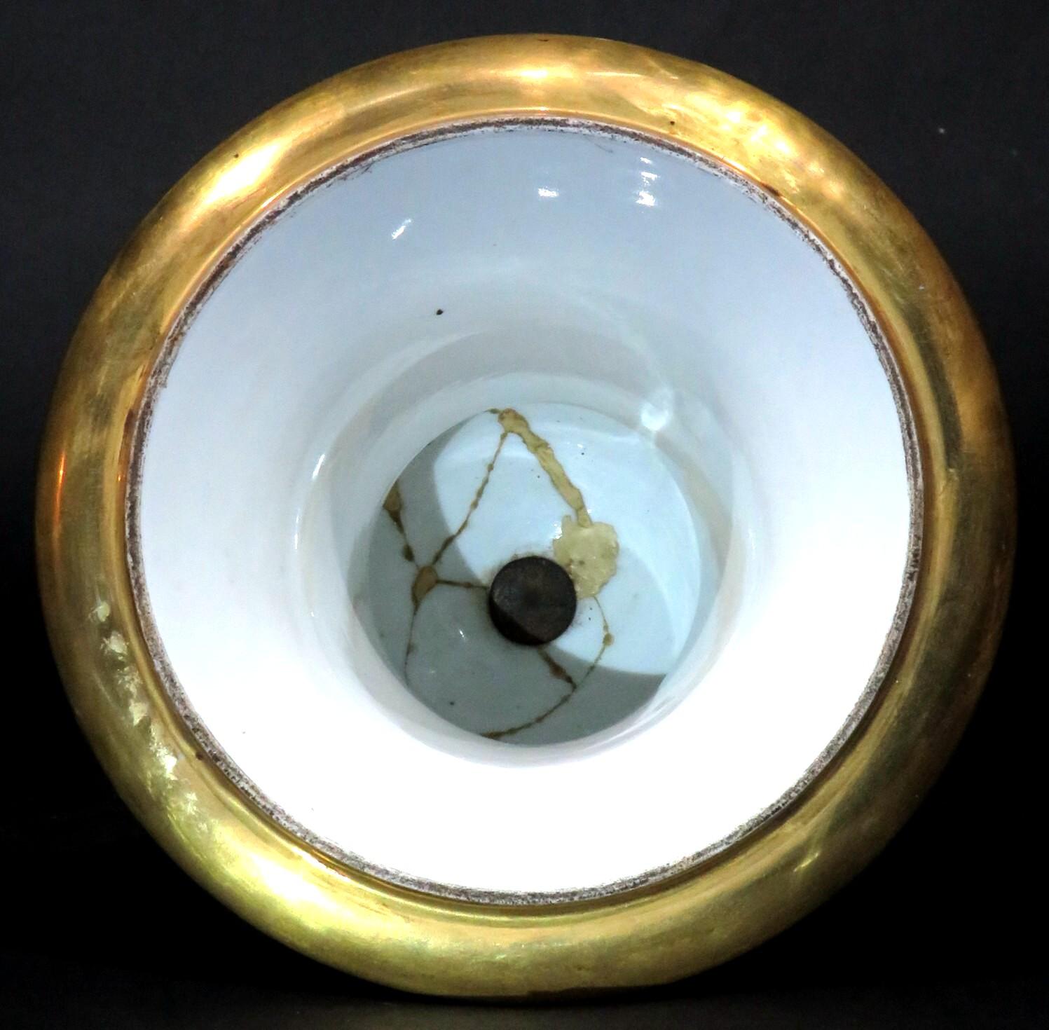 Excepcional pareja de jarrones con forma de campana de porcelana Old Paris, circa 1830 en venta 7