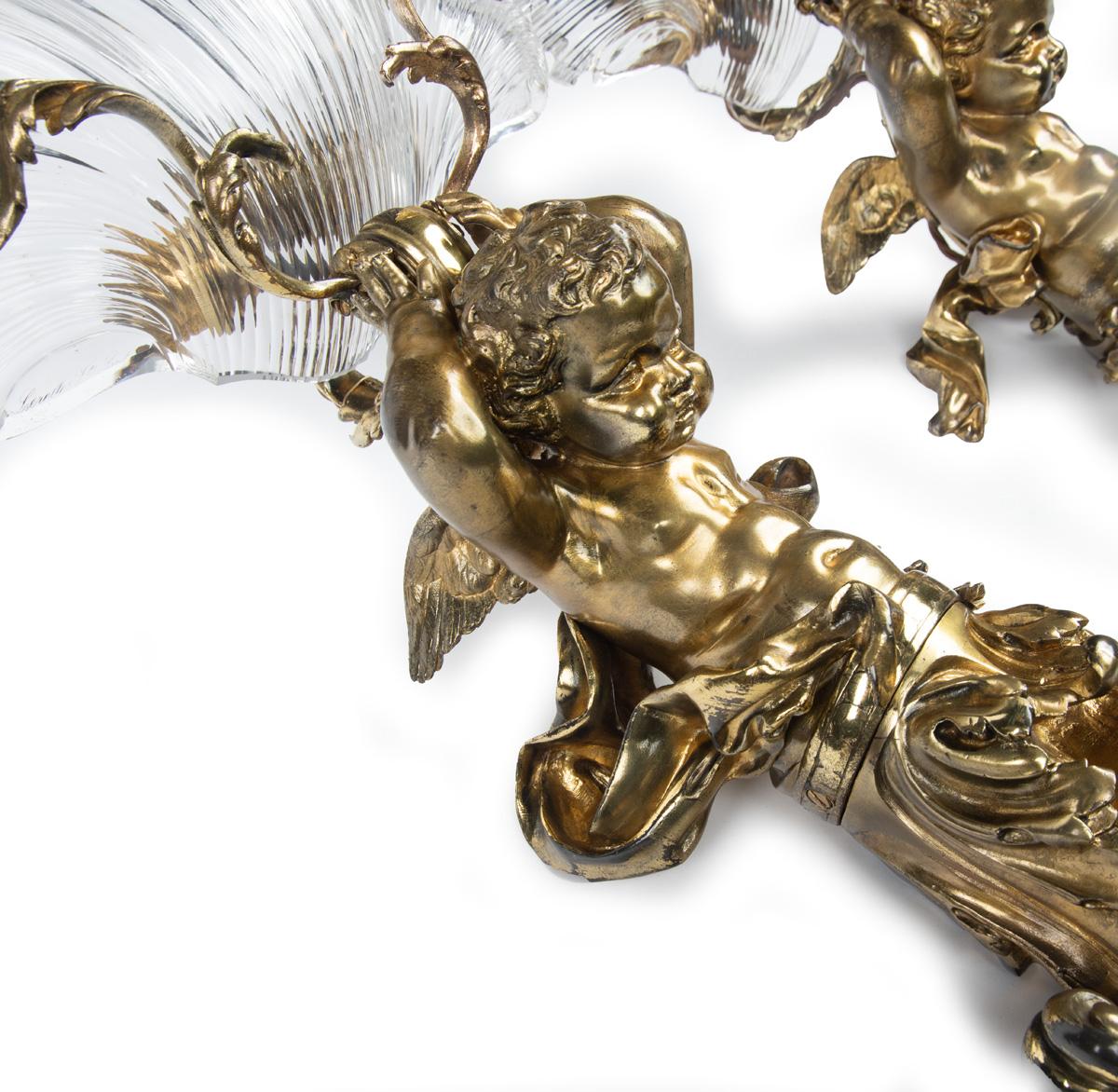 Exceptionnelle paire d'appliques en bronze doré et verre Triton de Lerolle, Paris en vente 3