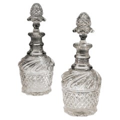 Exceptionnelle paire de carafes en verre taillé Regency de Perrin Geddes