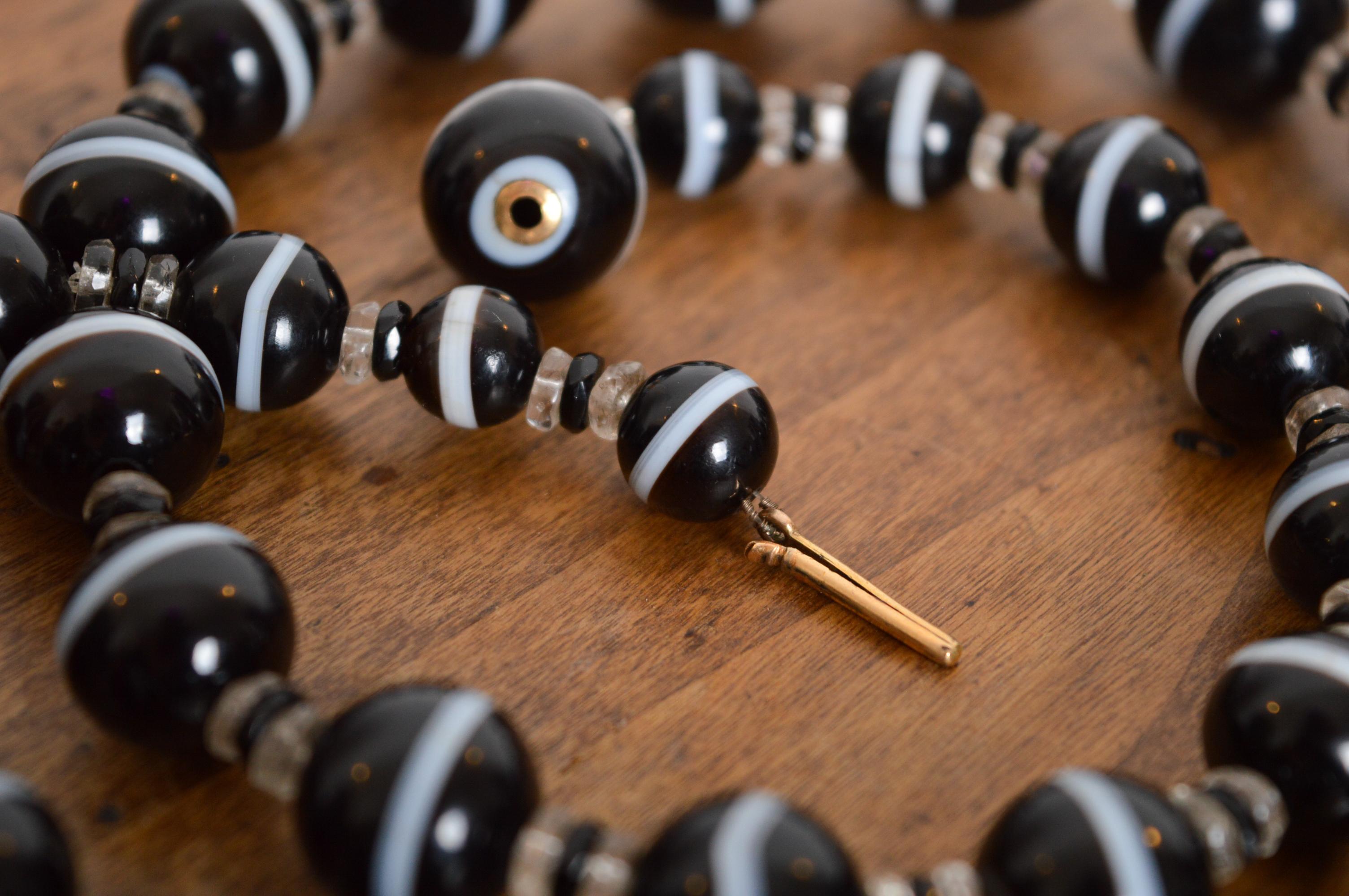 Eine außergewöhnliche viktorianische Kette aus schwarzen gebänderten Achatperlen - lange Halskette im Angebot 7