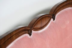 Divano in noce Biedermeier del XIX secolo. Vienna, 1825 circa.