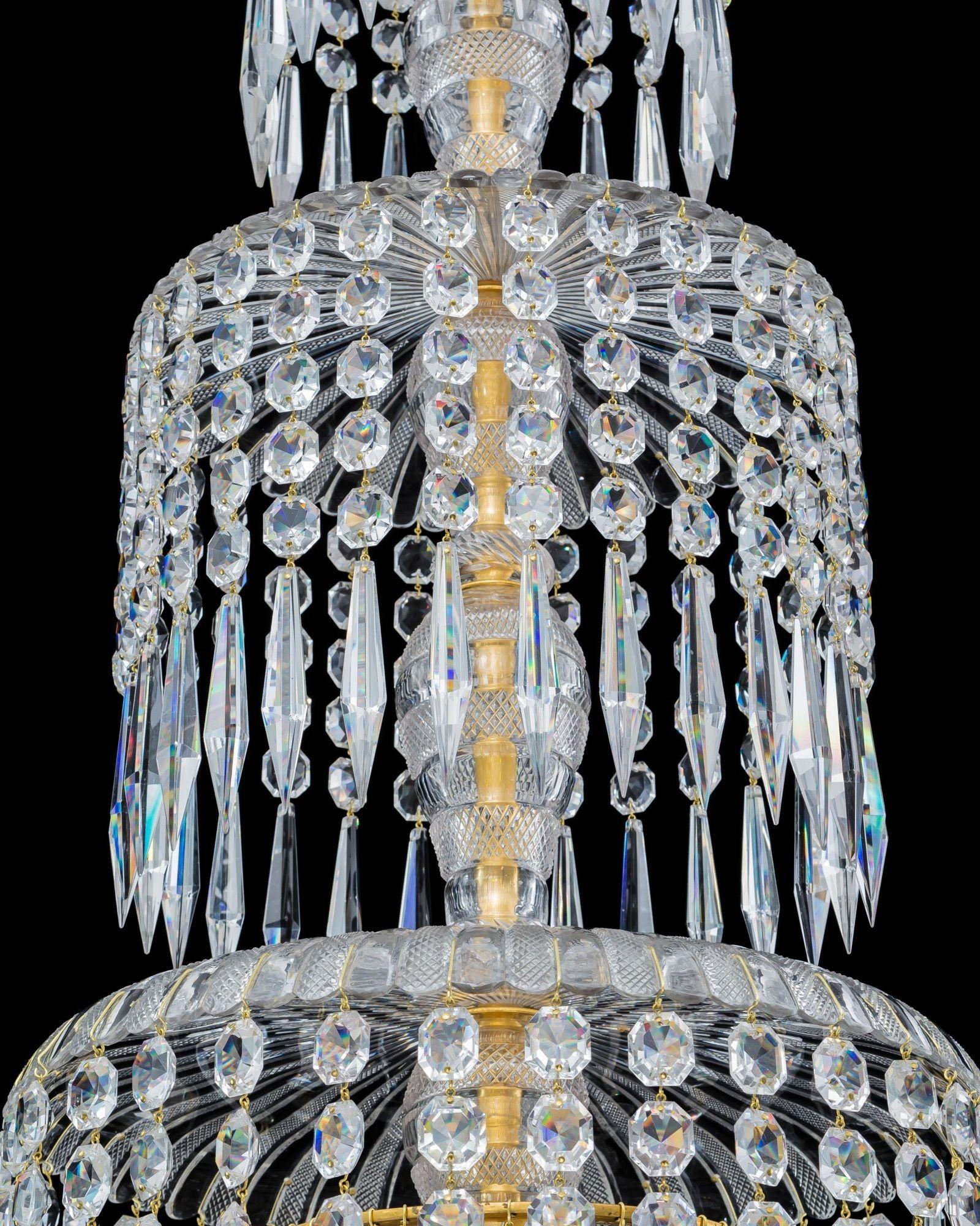 An Exceptionally Large 12 Light Regency Chandelier Attributed To John Blades In Good Condition For Sale In Steyning, West sussex