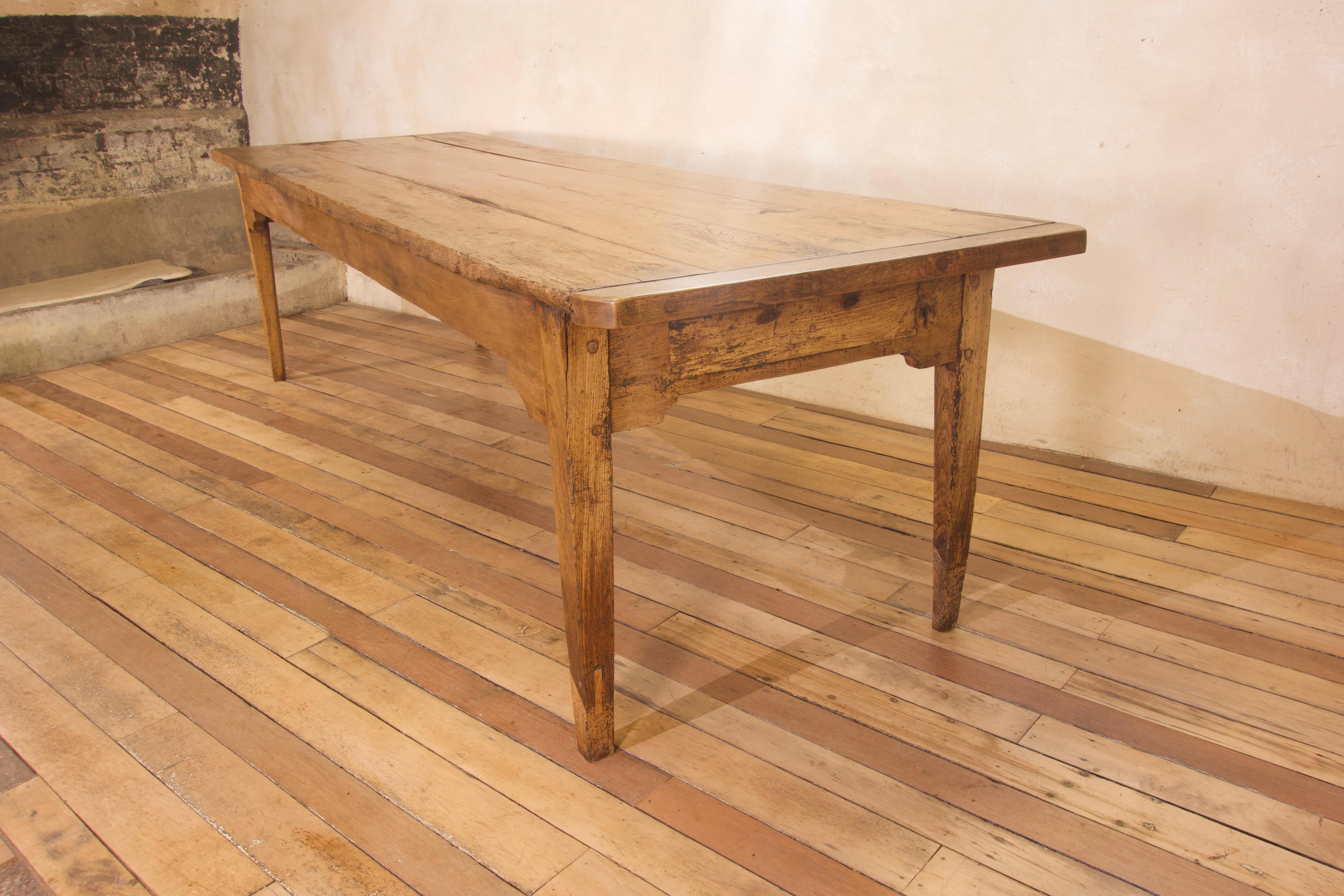 Exceptionally Large 18th Century Country Elm Farmhouse Dining Table In Good Condition In Basingstoke, Hampshire