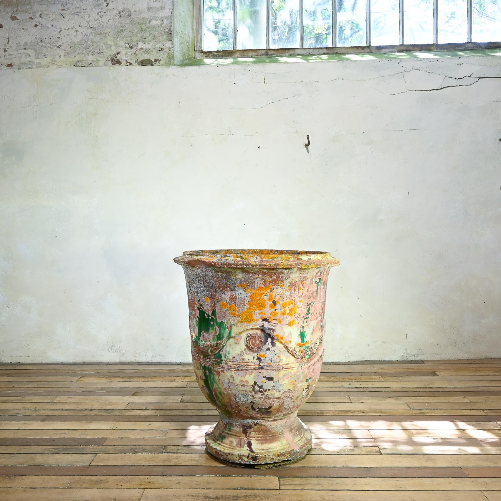 Smaltato Fioriera in terracotta francese del XIX secolo di dimensioni eccezionali, Boisset in vendita