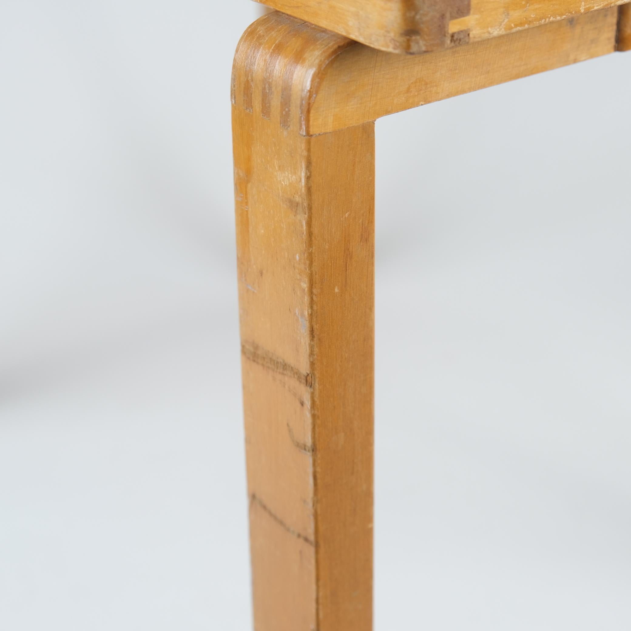 An Exceptionally Rare Alvar Aalto War-time Joints Small Side table, Artek 1940s For Sale 5