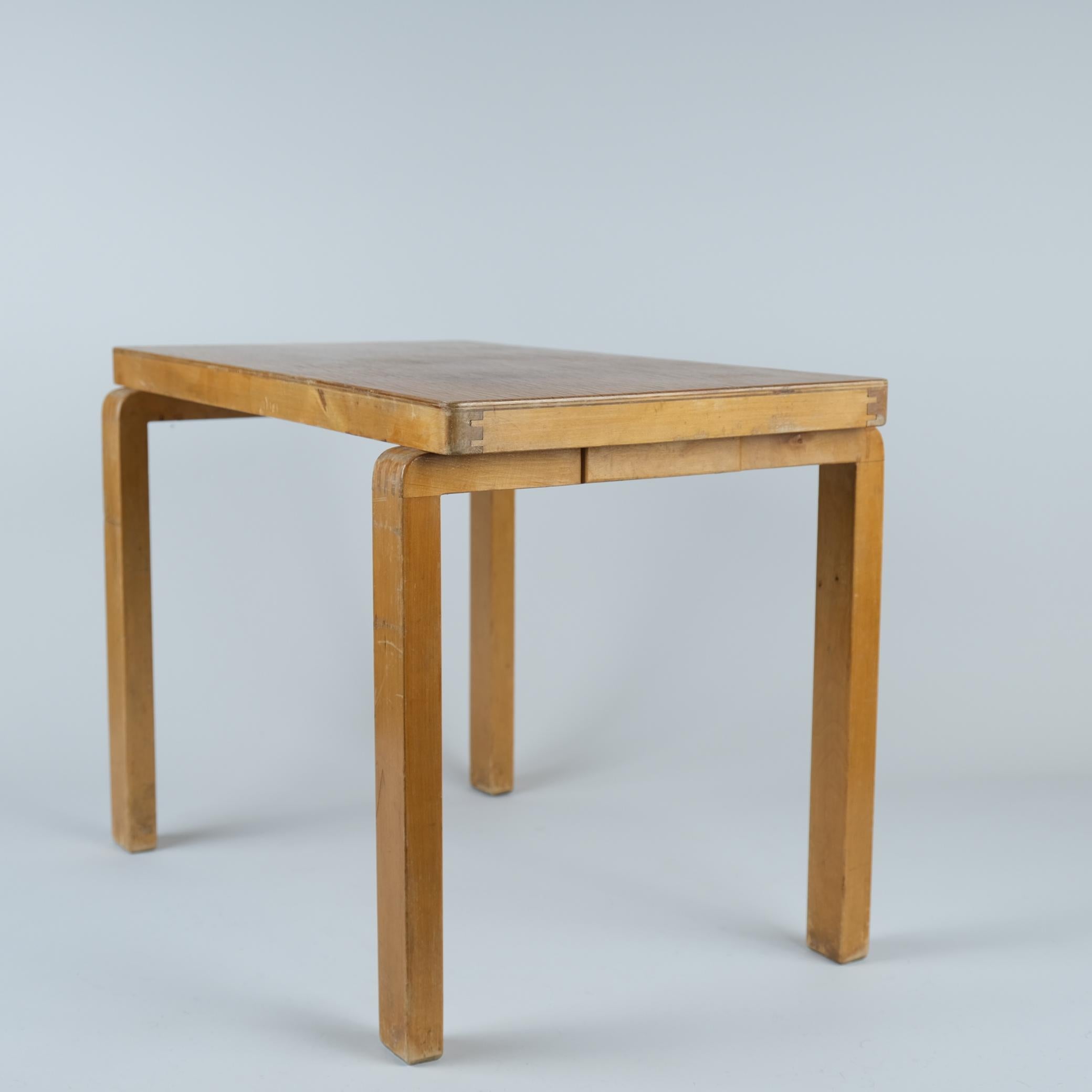 Scandinavian Modern An Exceptionally Rare Alvar Aalto War-time Joints Small Side table, Artek 1940s For Sale