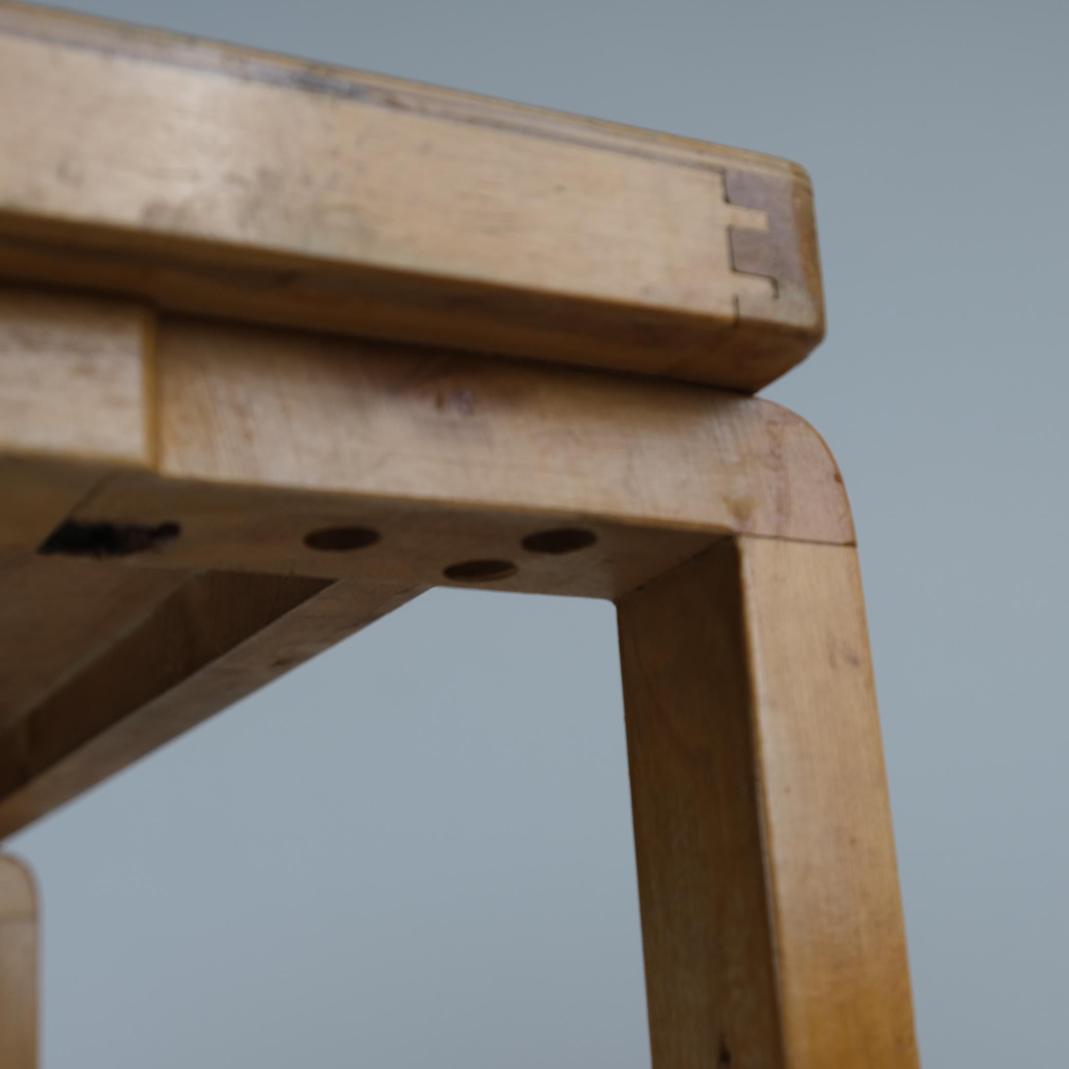An Exceptionally Rare Alvar Aalto War-time Joints Small Side table, Artek 1940s In Good Condition For Sale In Helsinki, FI