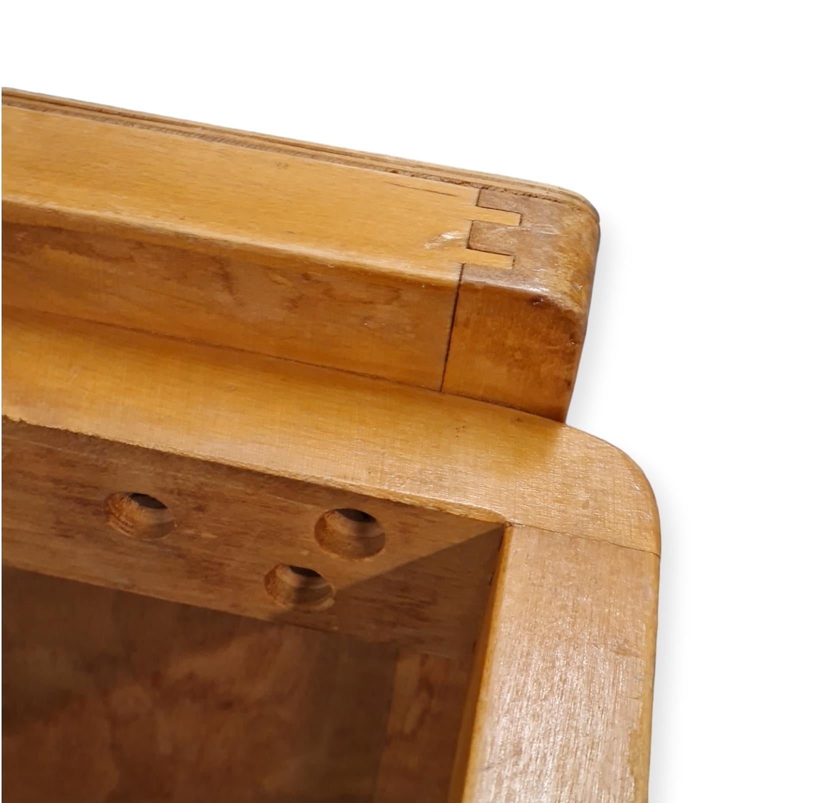 An Exceptionally Rare Alvar Aalto War-time Side table, 1940s For Sale 4
