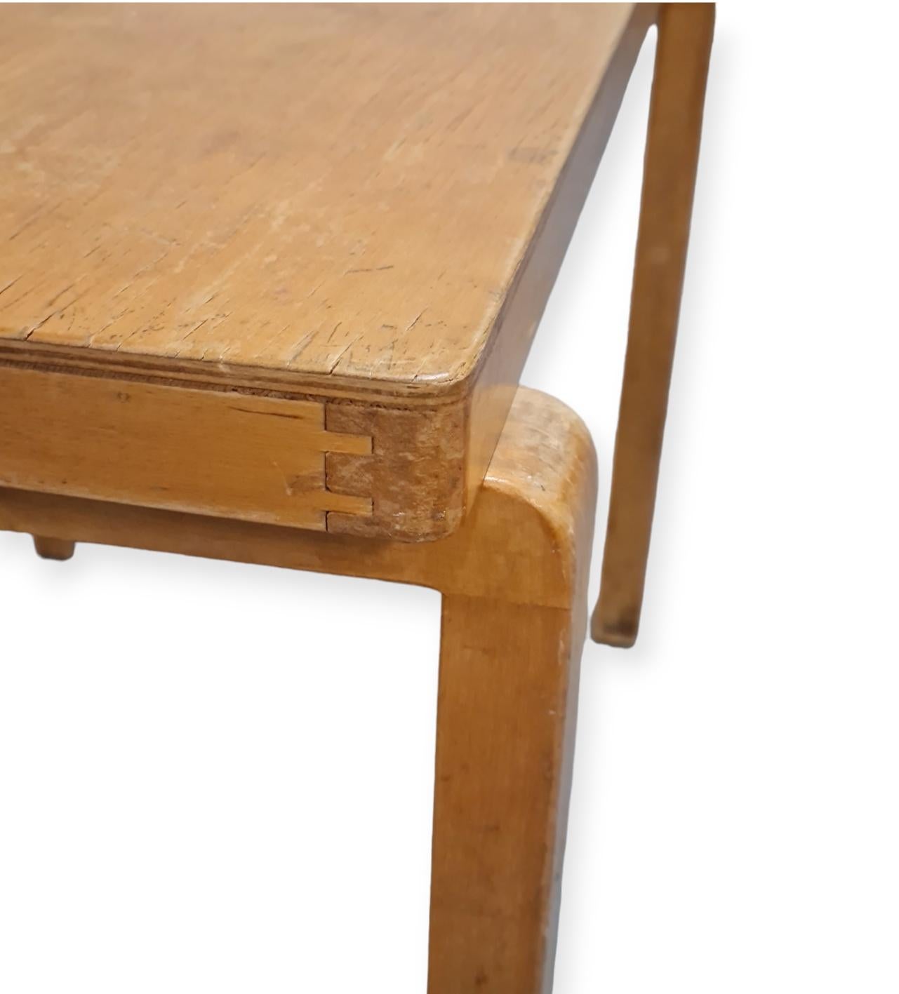 An Exceptionally Rare Alvar Aalto War-time Side table, 1940s For Sale 2