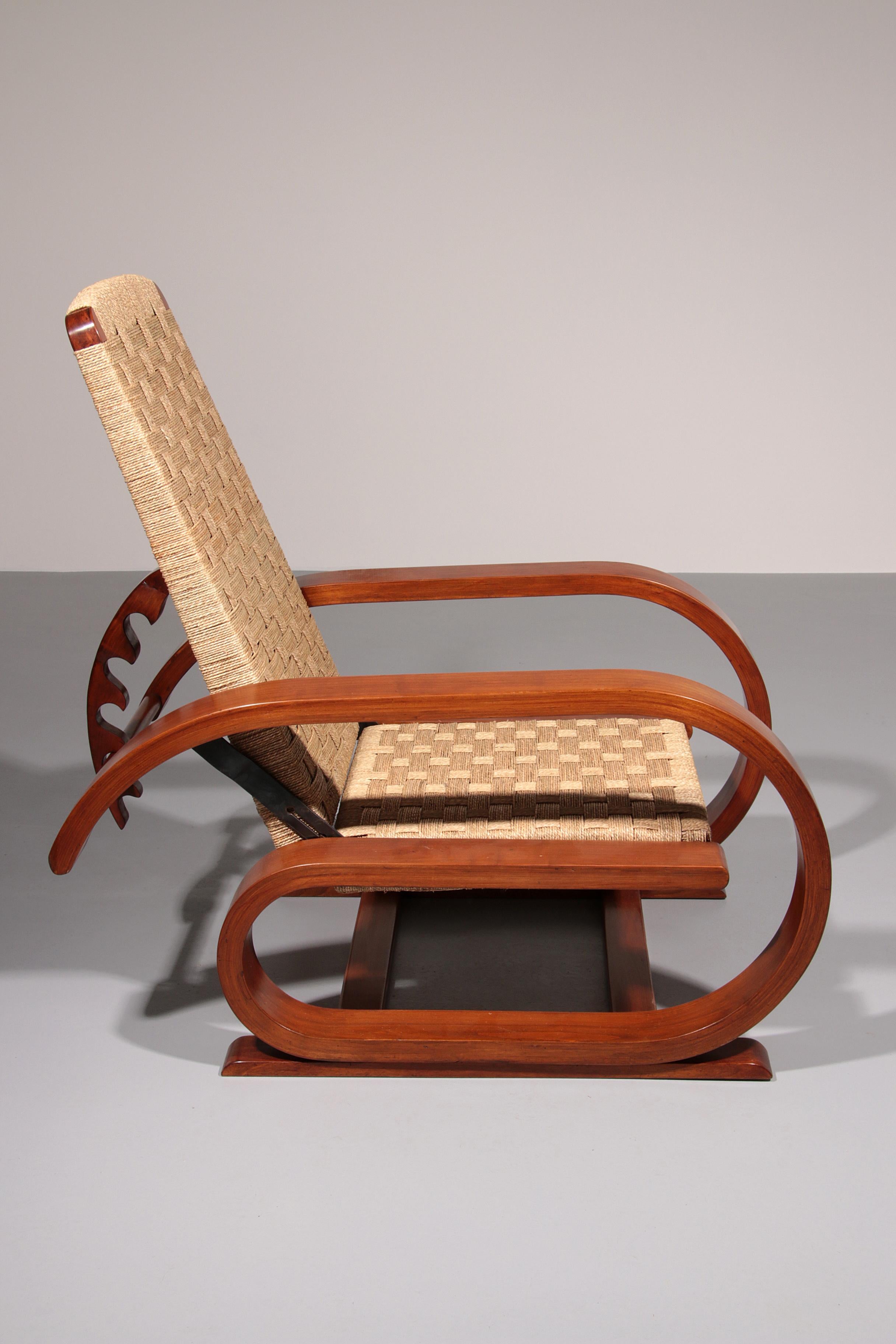 Milieu du XXe siècle Une chaise longue en acajou exceptionnellement rare, fabriquée en Italie dans les années 1950