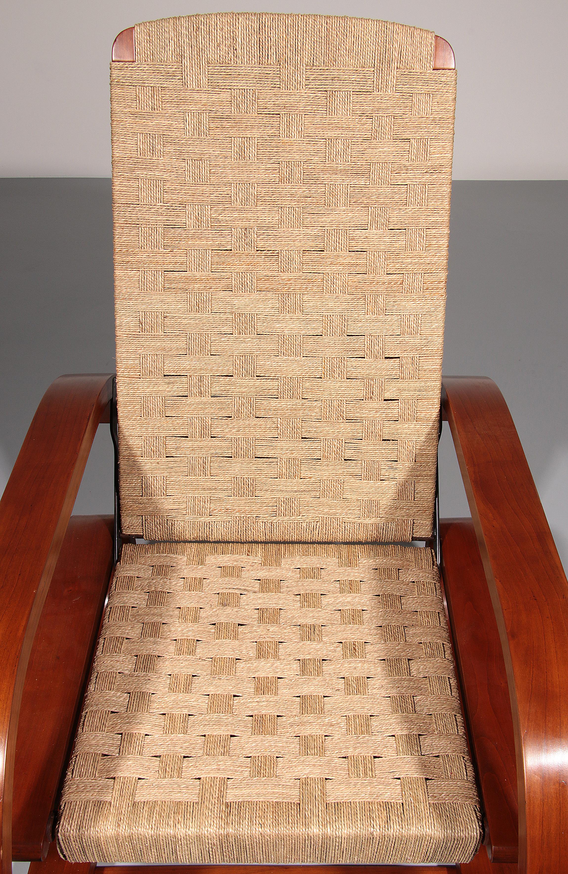 Cuir Une chaise longue en acajou exceptionnellement rare, fabriquée en Italie dans les années 1950