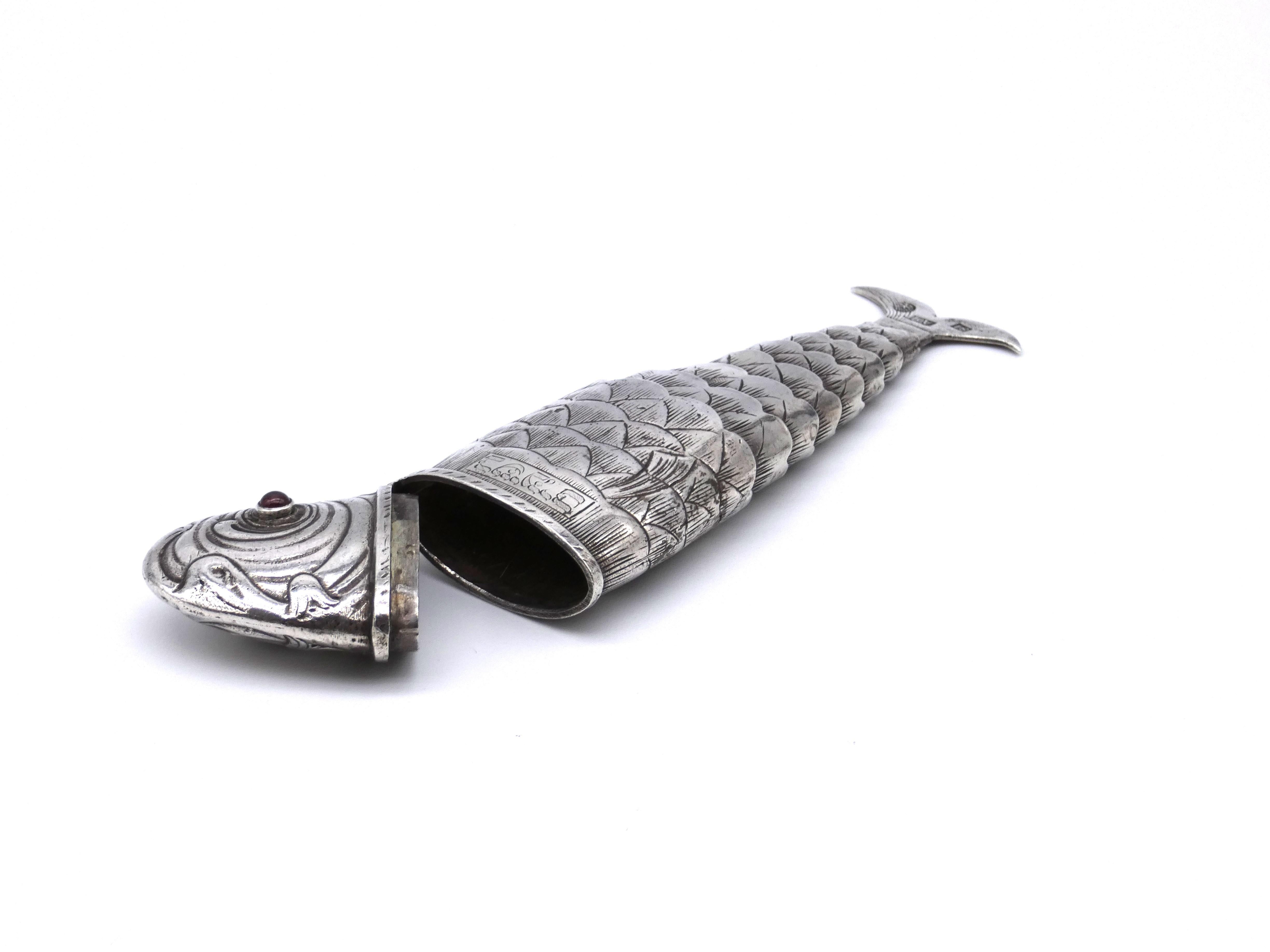 An Exclusive Silver Fish Formed Spice Container, Russia Circa 1800 For Sale 5