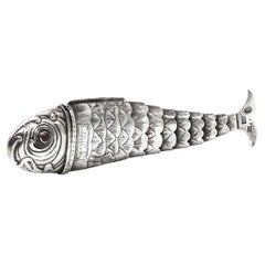 Récipient à pointes en forme de poisson en argent exclusif, Russie, vers 1800