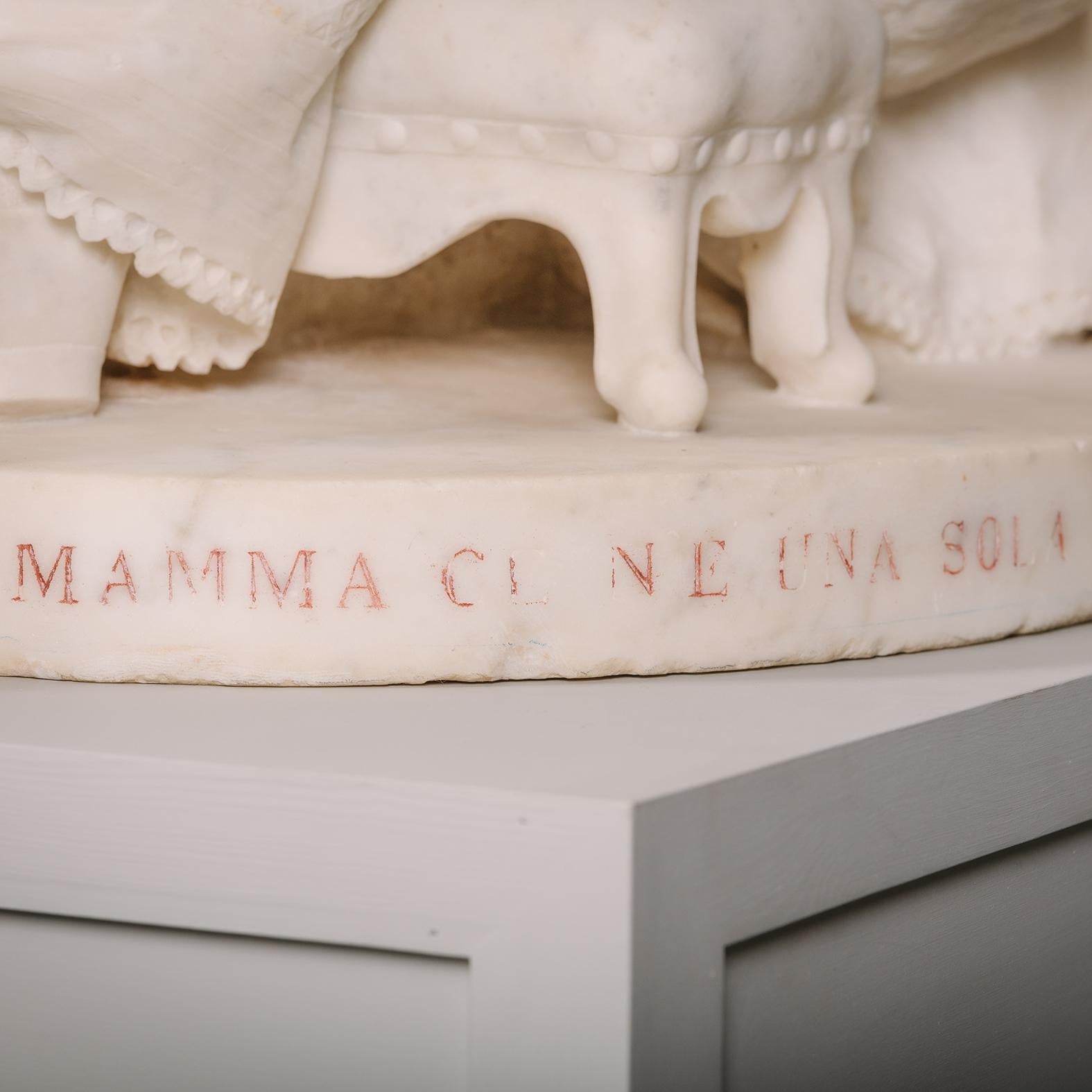 Una mostra di gruppi statuari in marmo a grandezza naturale in vendita 5