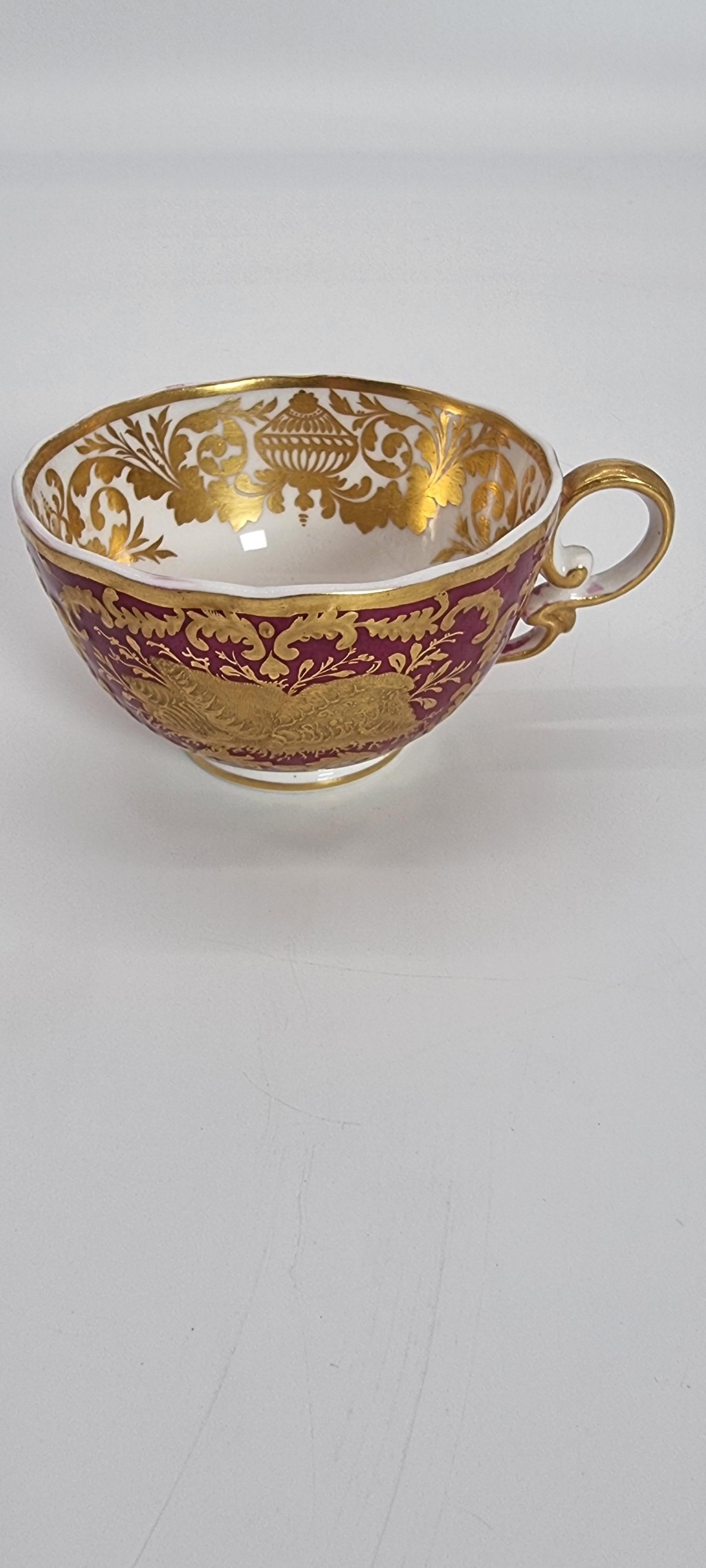 Une exquise et rare tasse et soucoupe de cabinet A.I.C. vers 1830. en vente 2