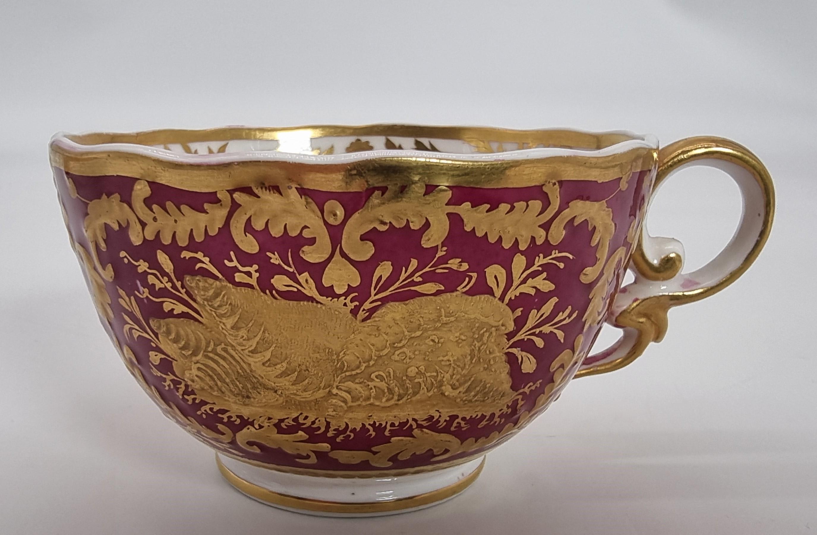 Une exquise et rare tasse et soucoupe de cabinet A.I.C. vers 1830. en vente 3