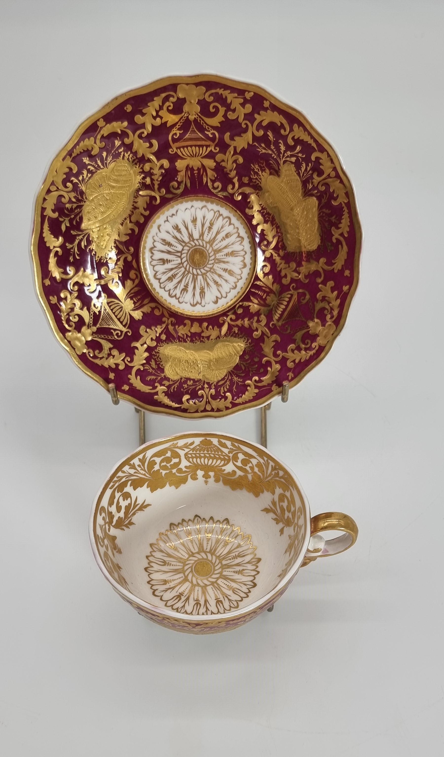 Anglais Une exquise et rare tasse et soucoupe de cabinet A.I.C. vers 1830. en vente