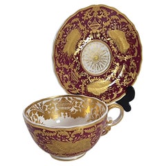 Una exquisita y rara taza y platillo de gabinete Spode de principios del siglo XIX, hacia 1830