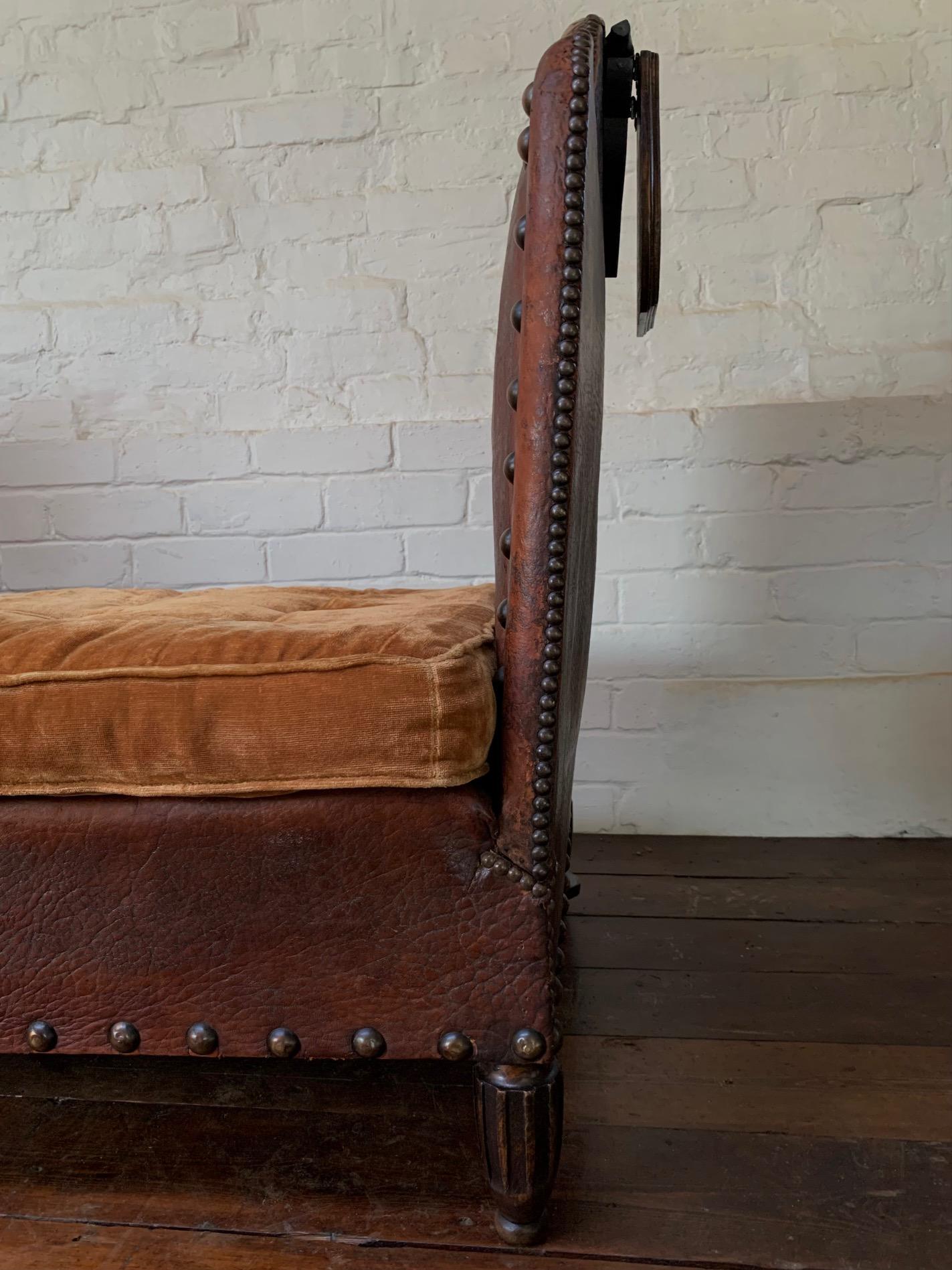 Ein exquisites und seltenes französisches Leder-Tagesbett, komplett original, ca. 1920er Jahre im Angebot 11